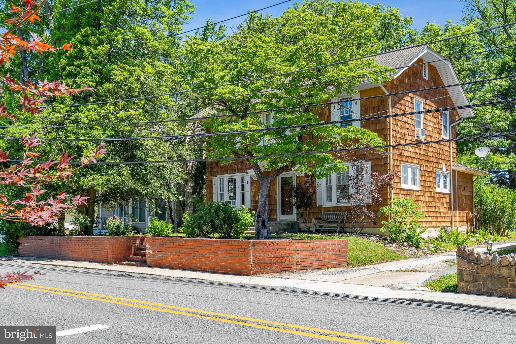 106 LOCUST LANE