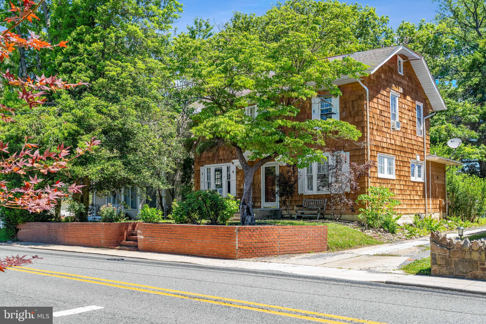 106 LOCUST LANE