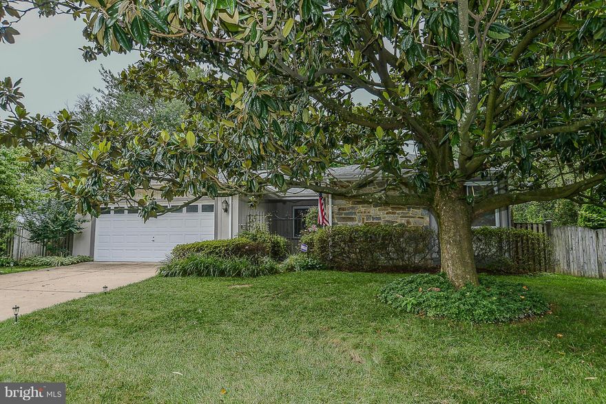 MAJOR PRICE REDUCEDTION!  BRING OFFERS Entire interior JUST PAINTED! 3 bedroom + a den that can be used a 4thbr, 2 full bathroom house is ready for its new owners.  The open floor plan is sure to delight.  Large open family room w/skylight & fireplace off of the kitchen. Dining room/living room with lots of light. Spacious bedrooms.. Close to everything, VRE ,shopping, Parkway