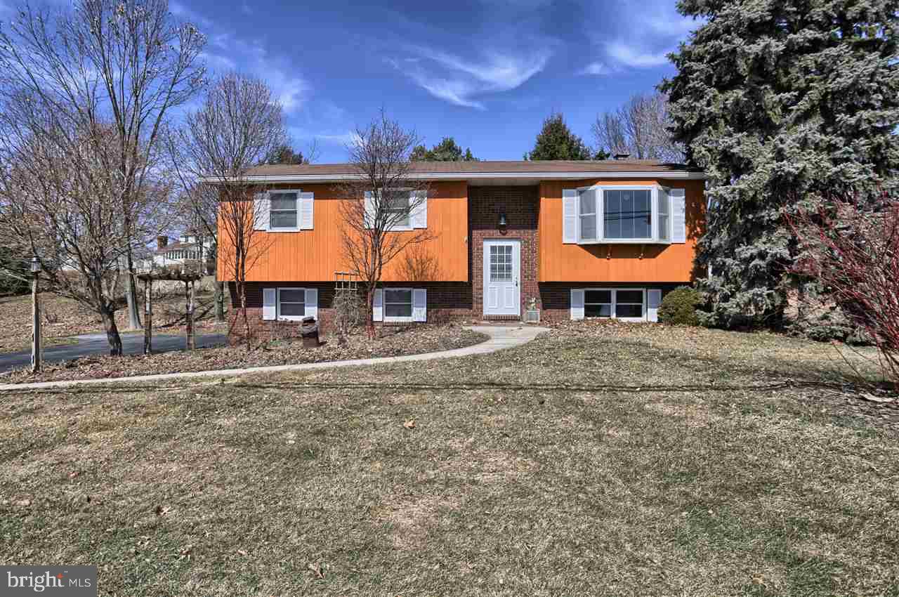 WOODRIDGE MANOR - Residential