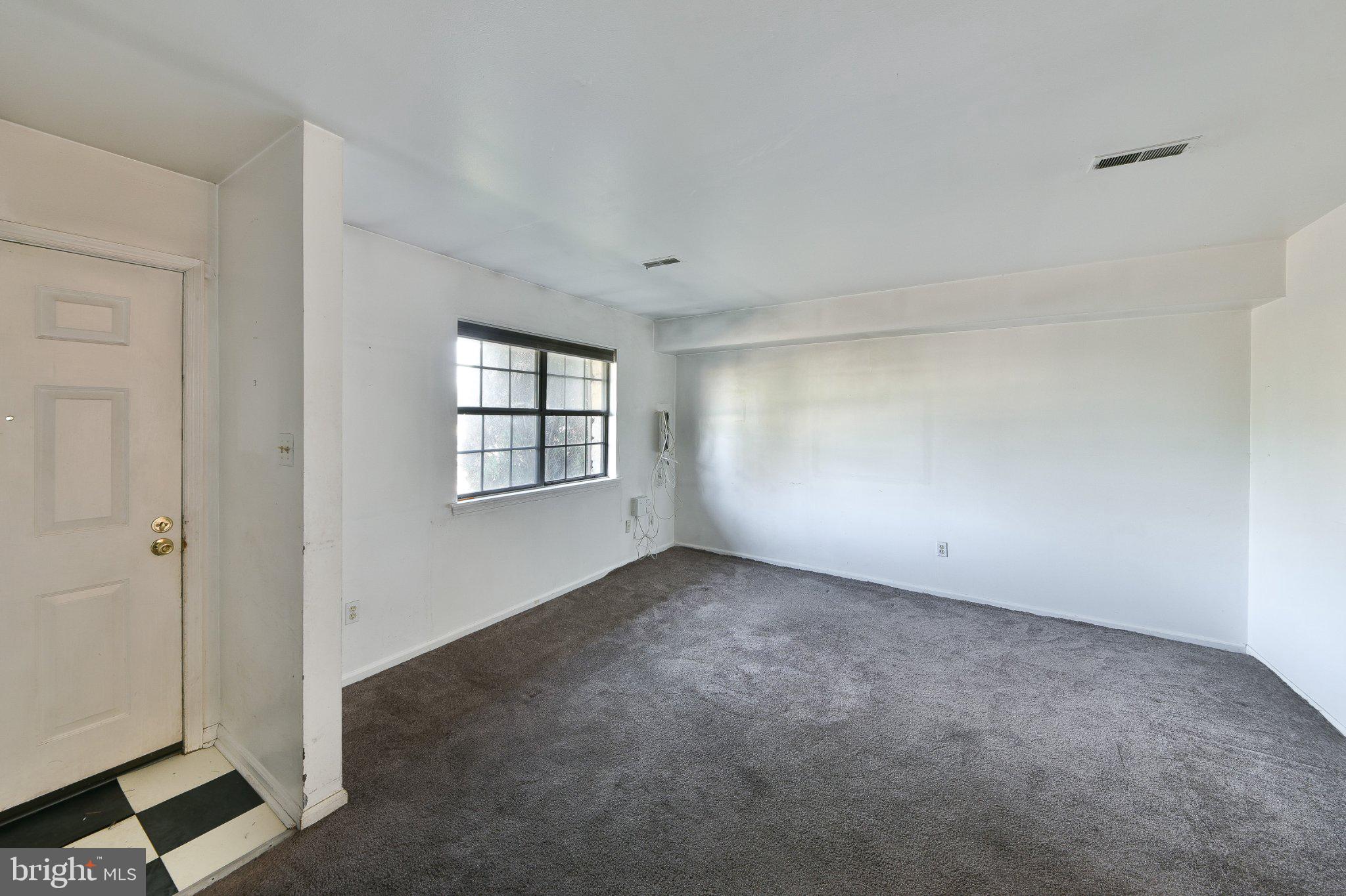 1006 N YORK ROAD L-10