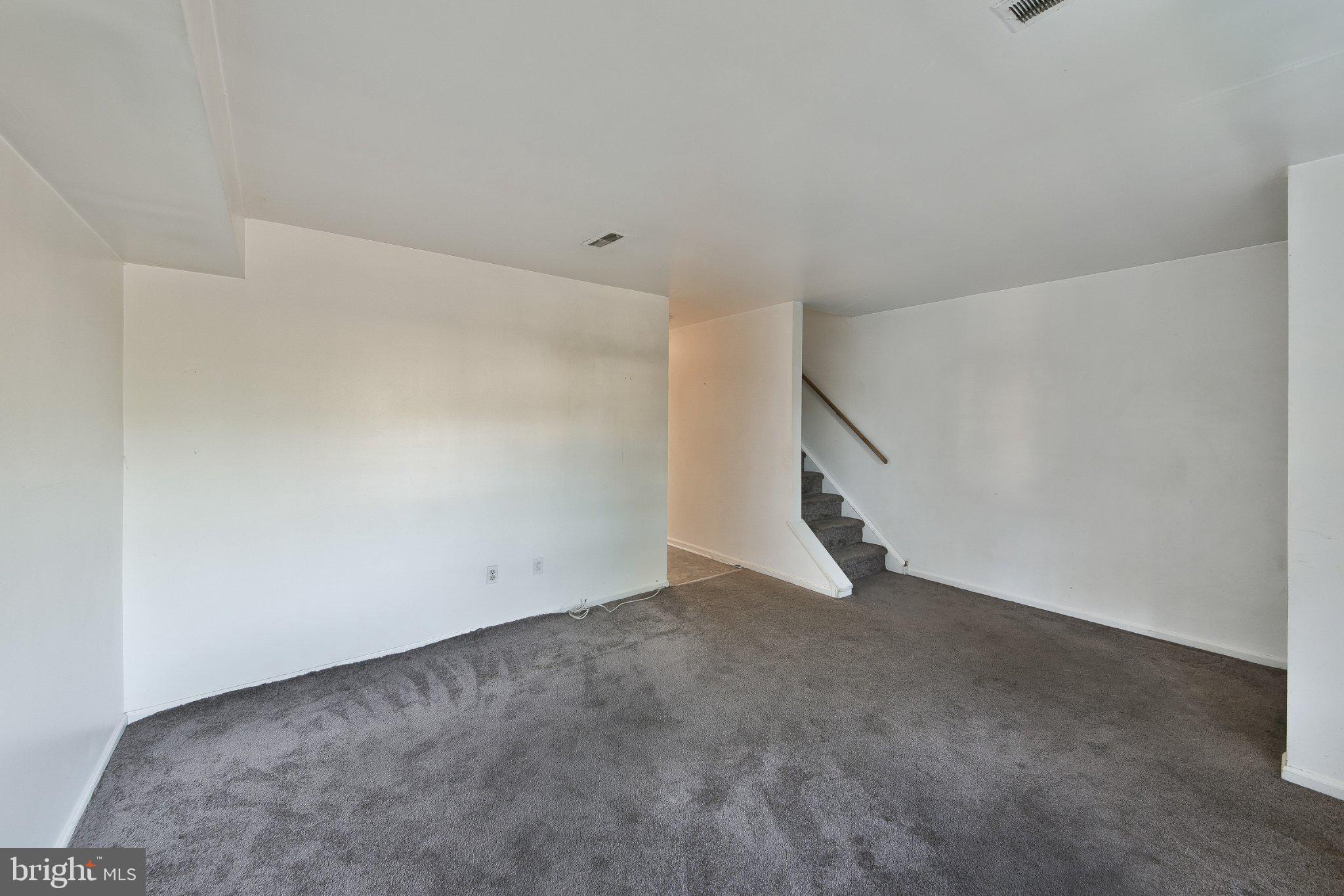 1006 N YORK ROAD L-10