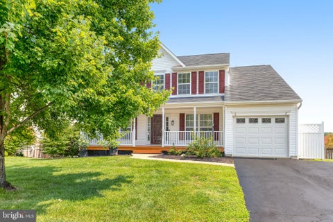 Photo of 13821 Rosewood Drive, WOODBRIDGE, VA 22193 (MLS # VAPW2126968)