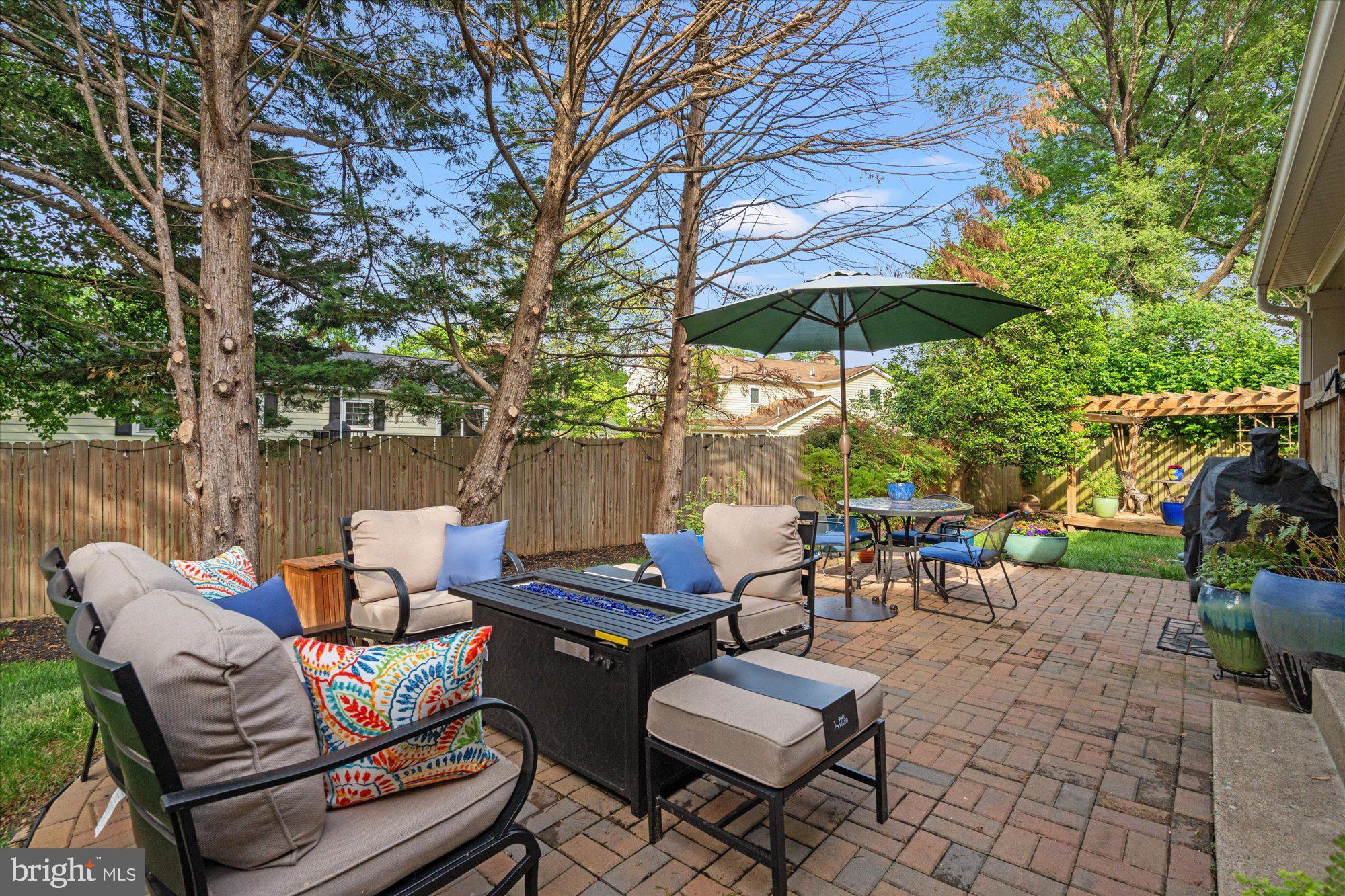 8221 TREEBROOKE LANE