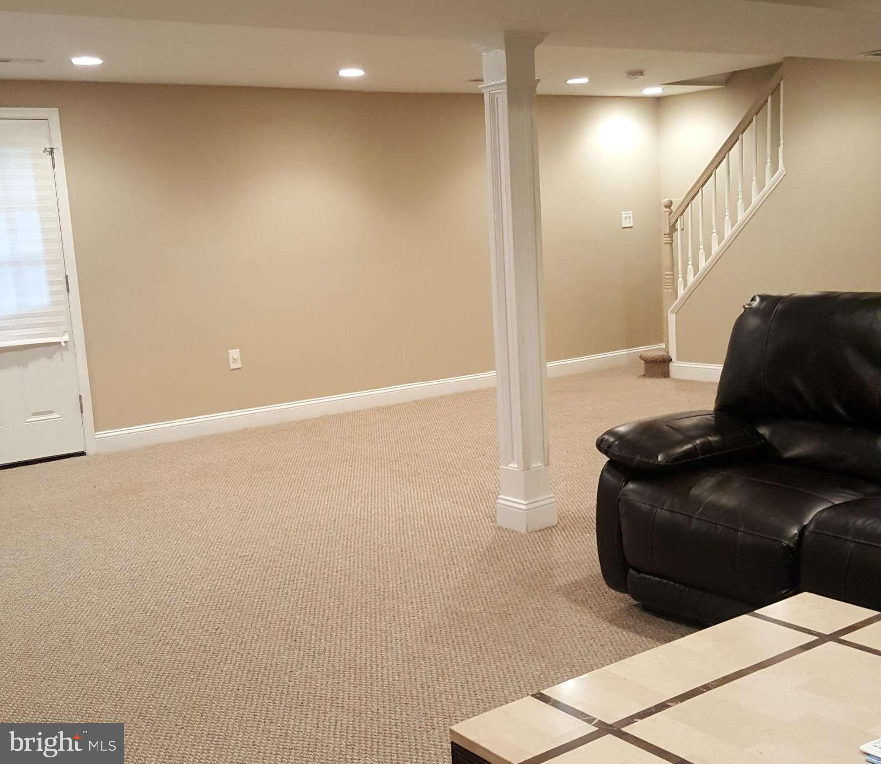 OAK KNOLL - Residential