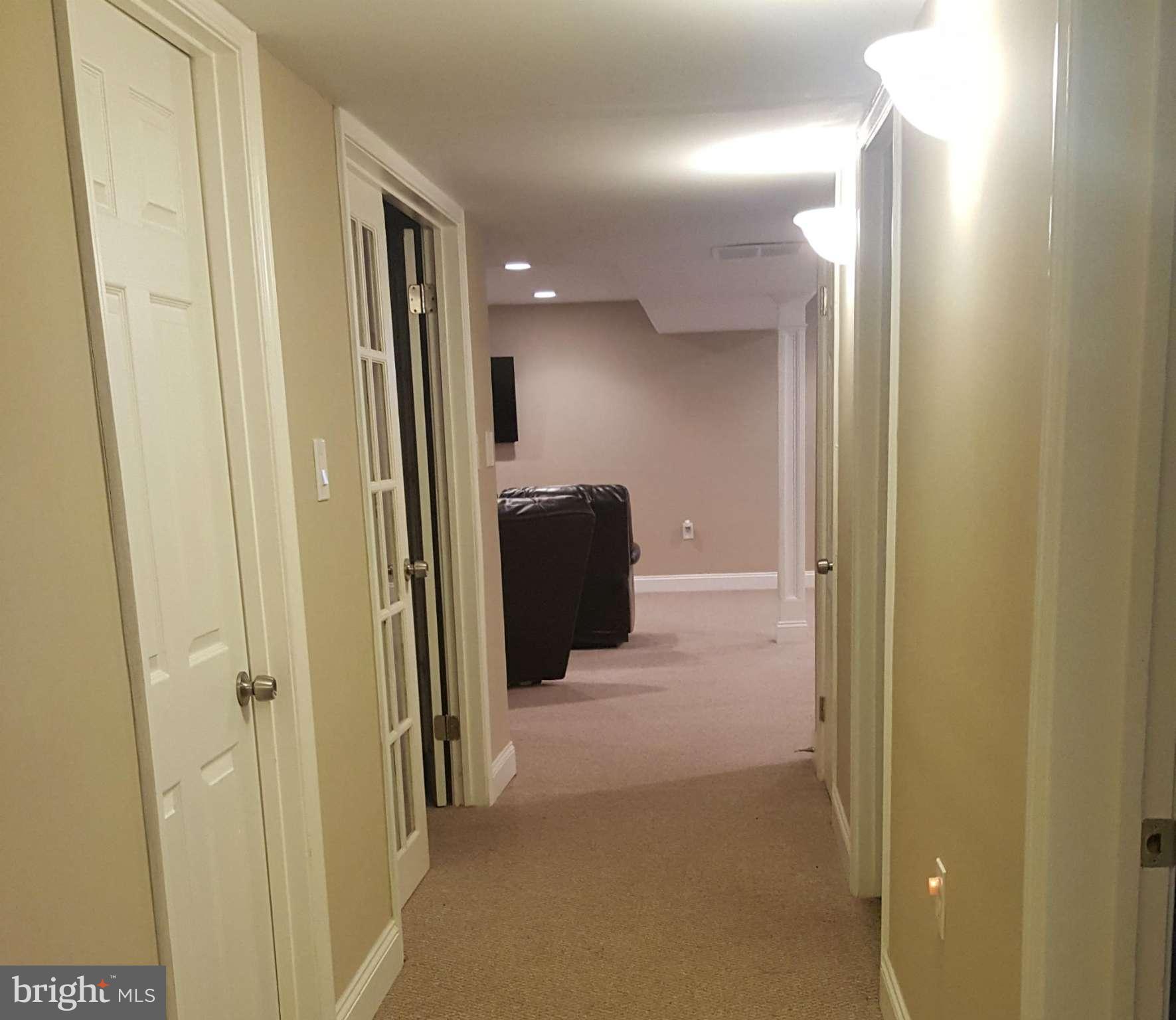 OAK KNOLL - Residential