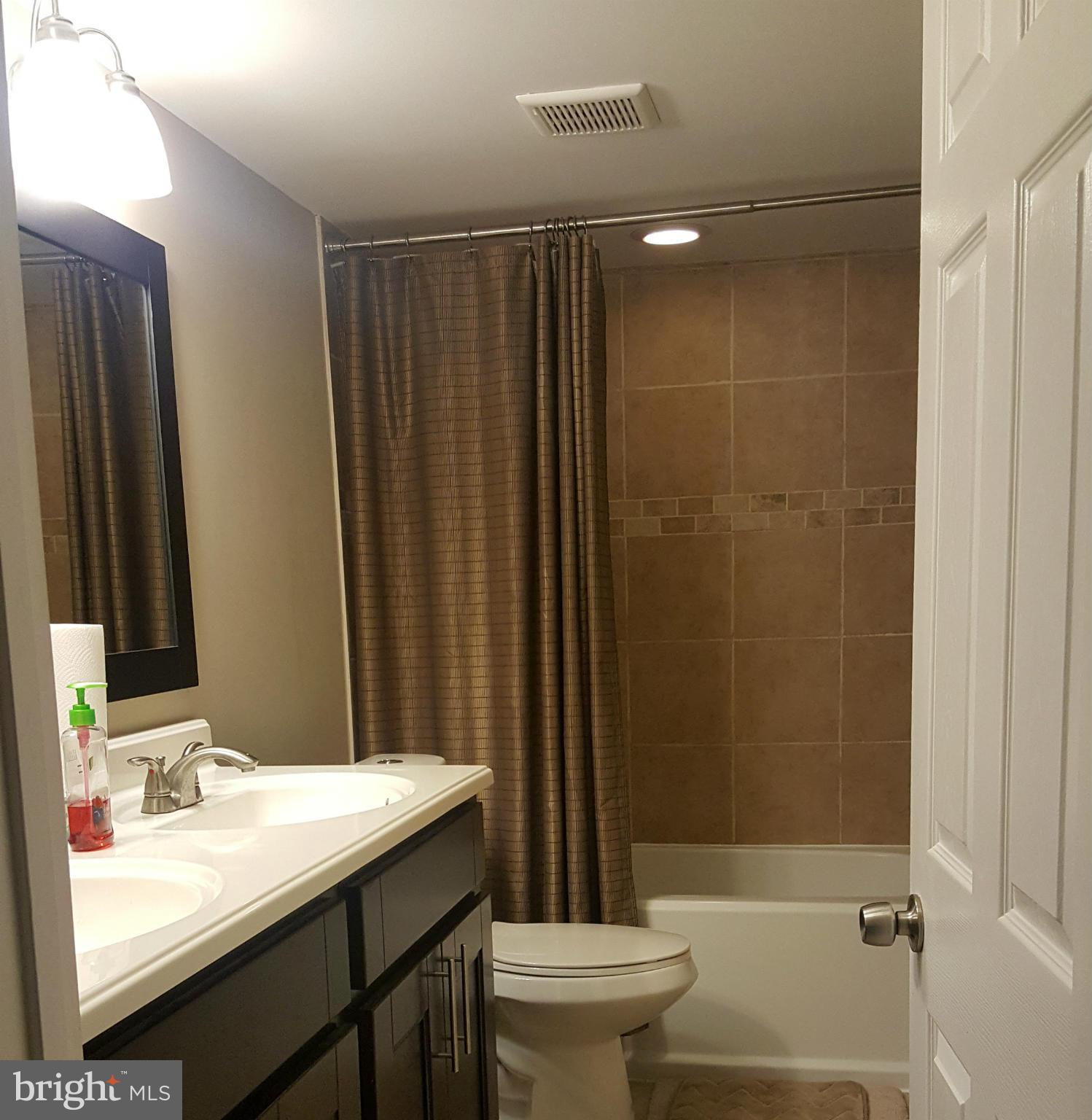 OAK KNOLL - Residential