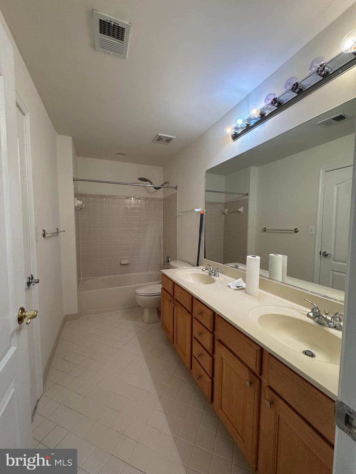 STONE CREEK CROSSING - Residential Lease