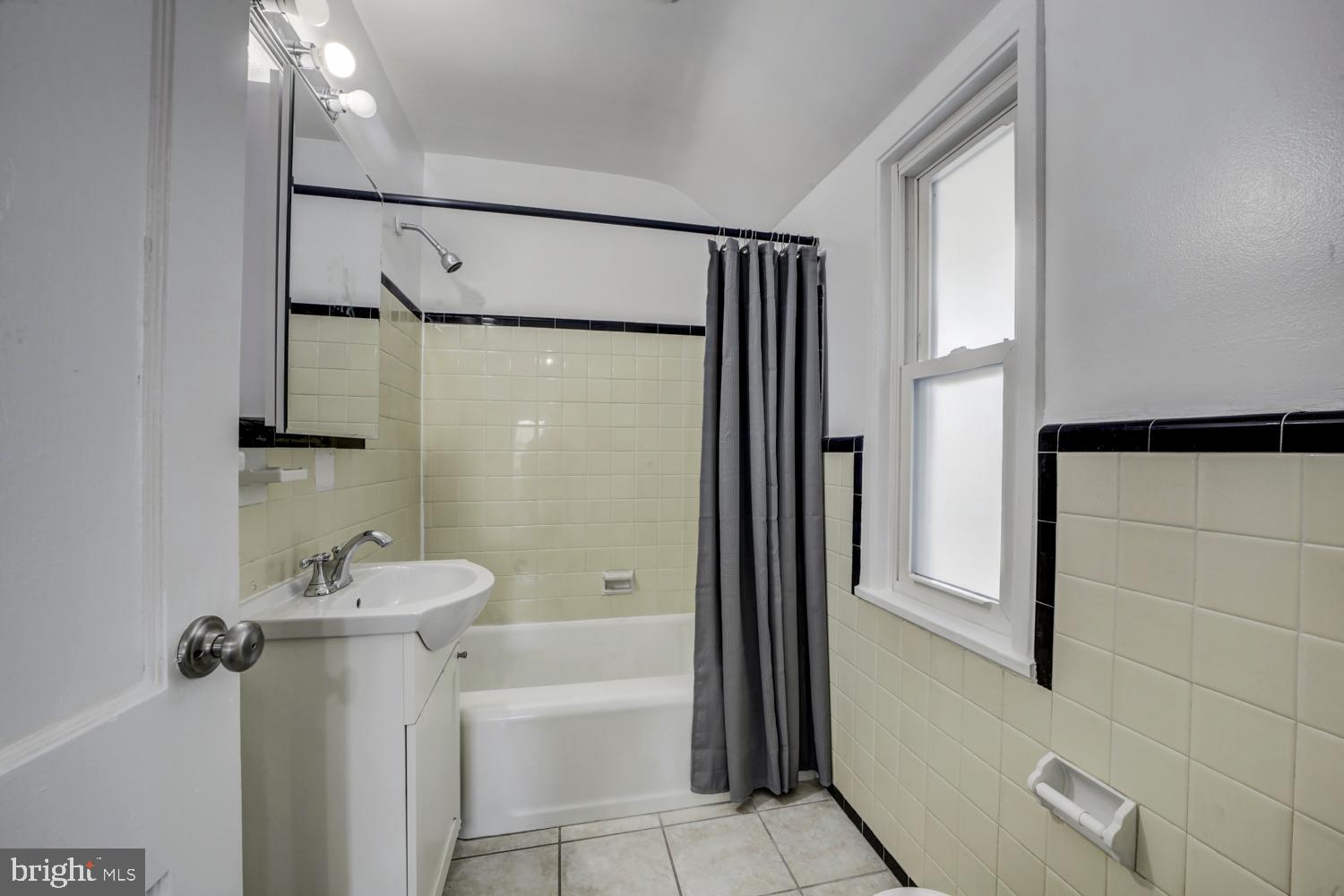 LOCUST SPRINGS - Residential