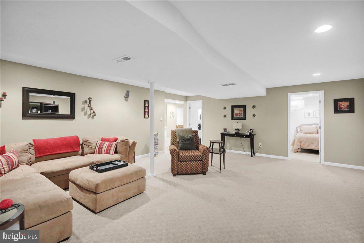 PENNWOOD FARMS - Residential