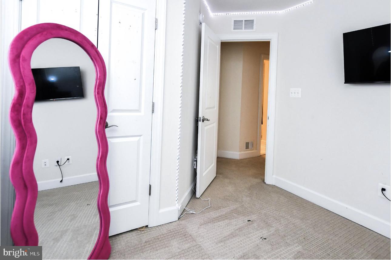 HAMILTON PARK - Residential