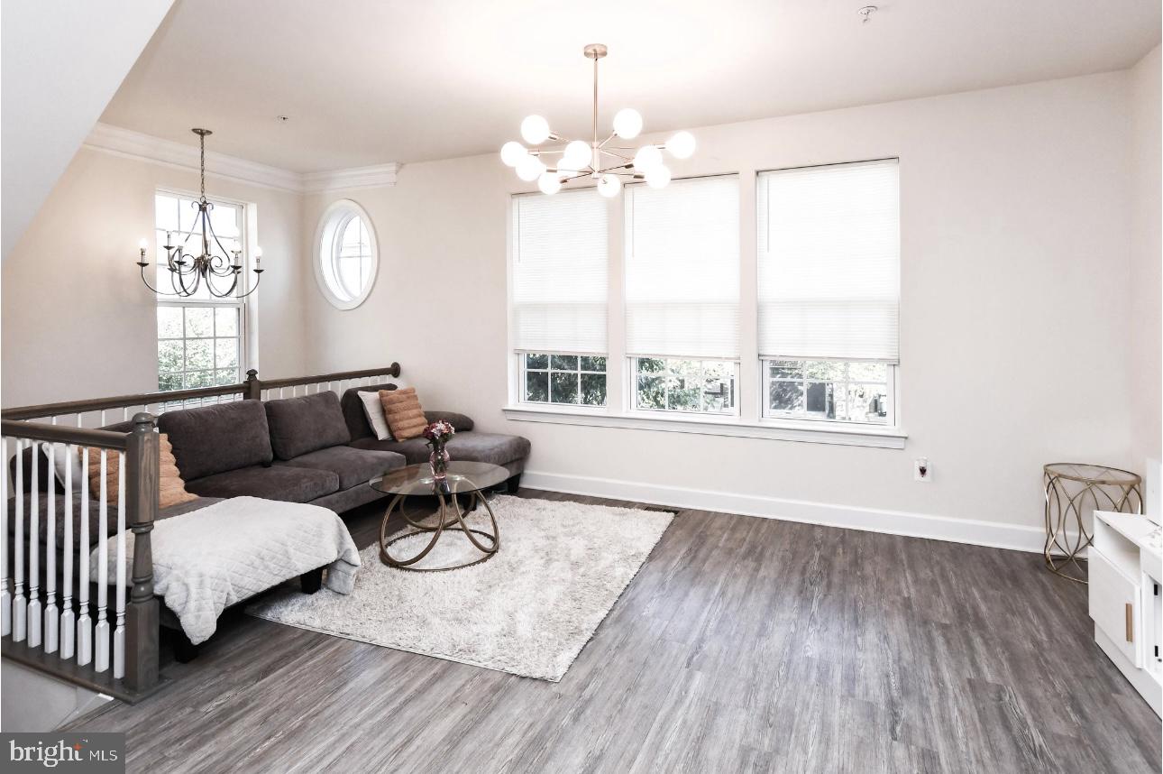 2821 GOLDEN GATE COURT