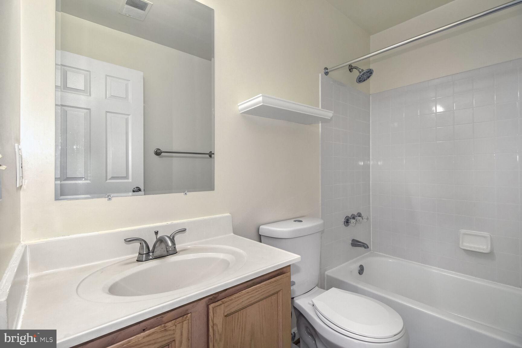 ASTORIA HILL - Residential Lease