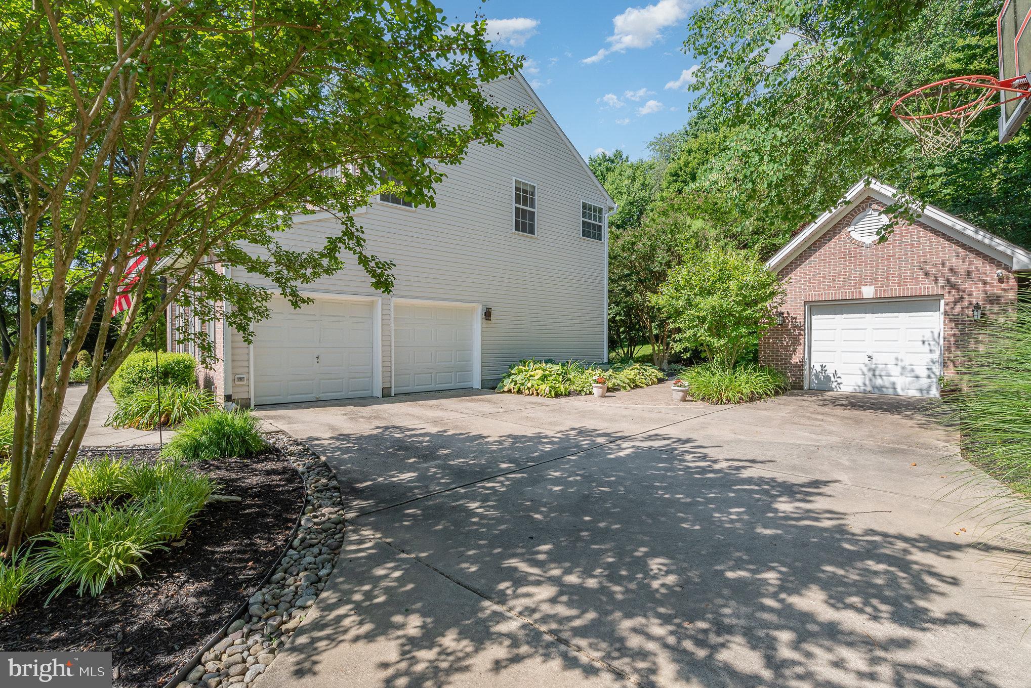 CAMPUS HILLS ESTATES - Residential