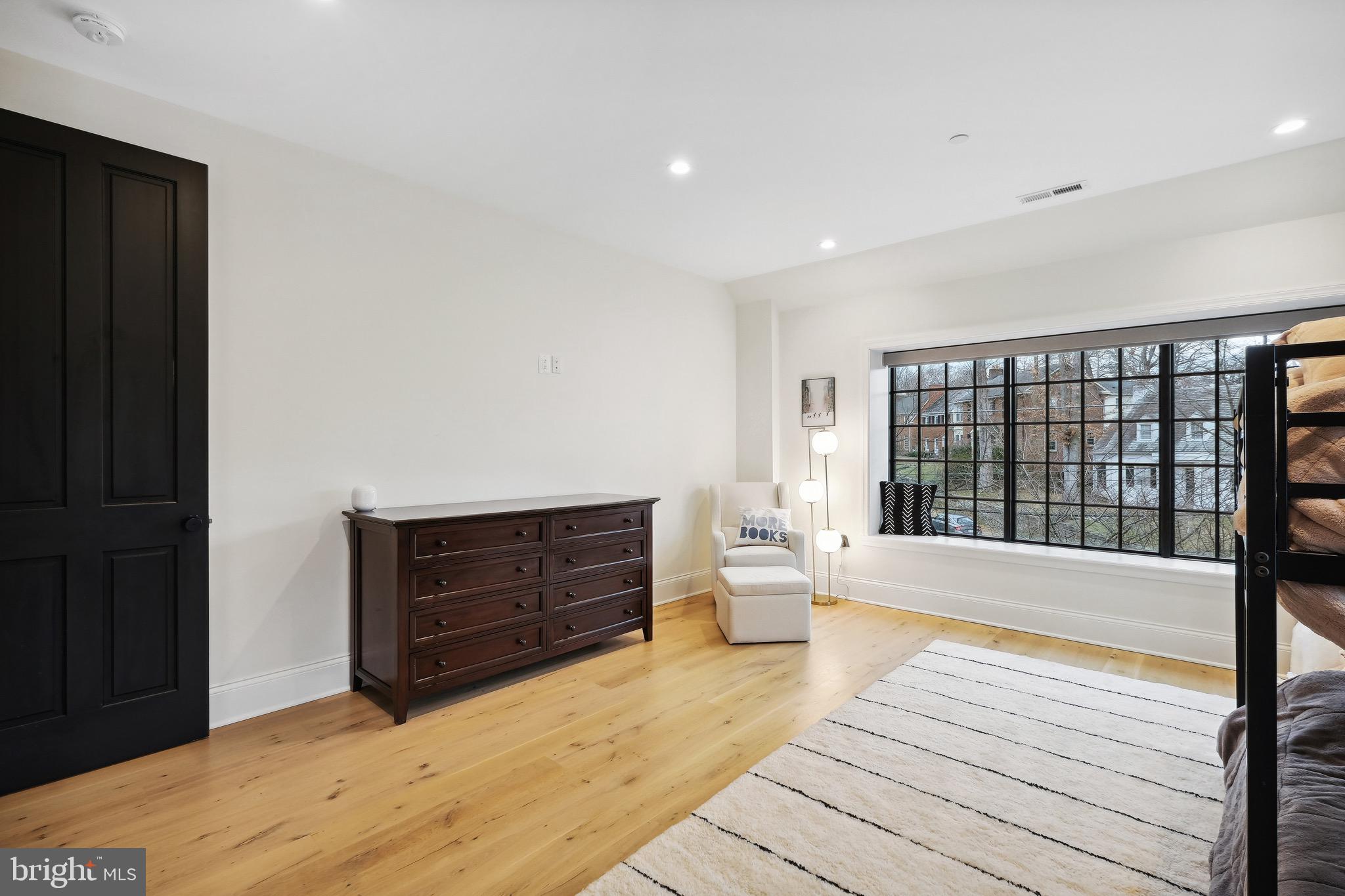 BARNABY WOODS - Residential