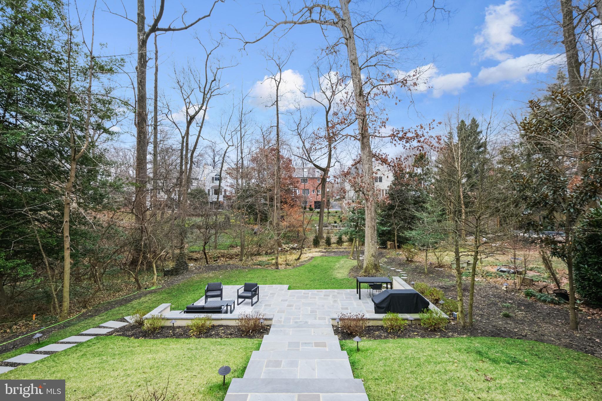 BARNABY WOODS - Residential