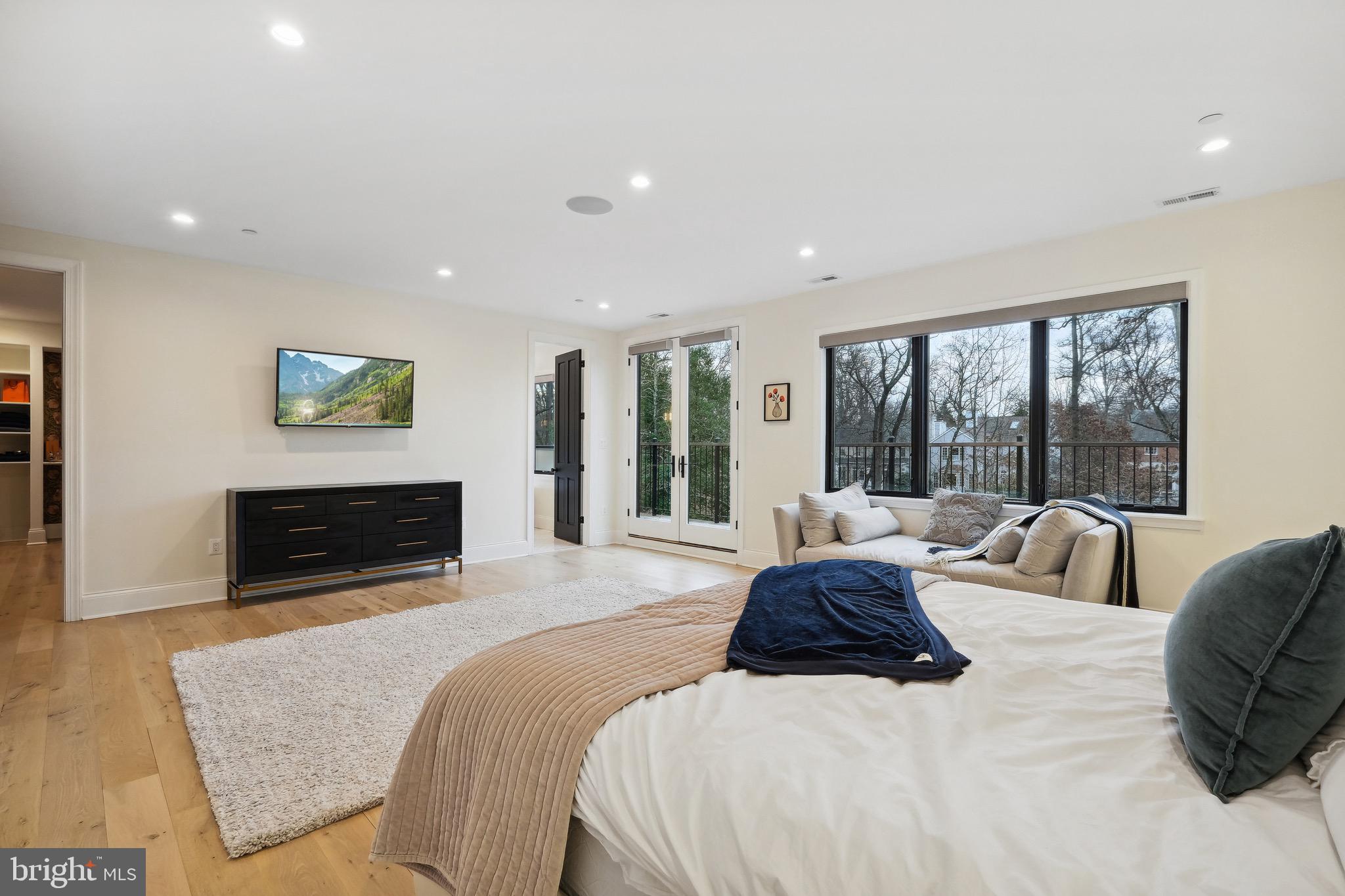 BARNABY WOODS - Residential