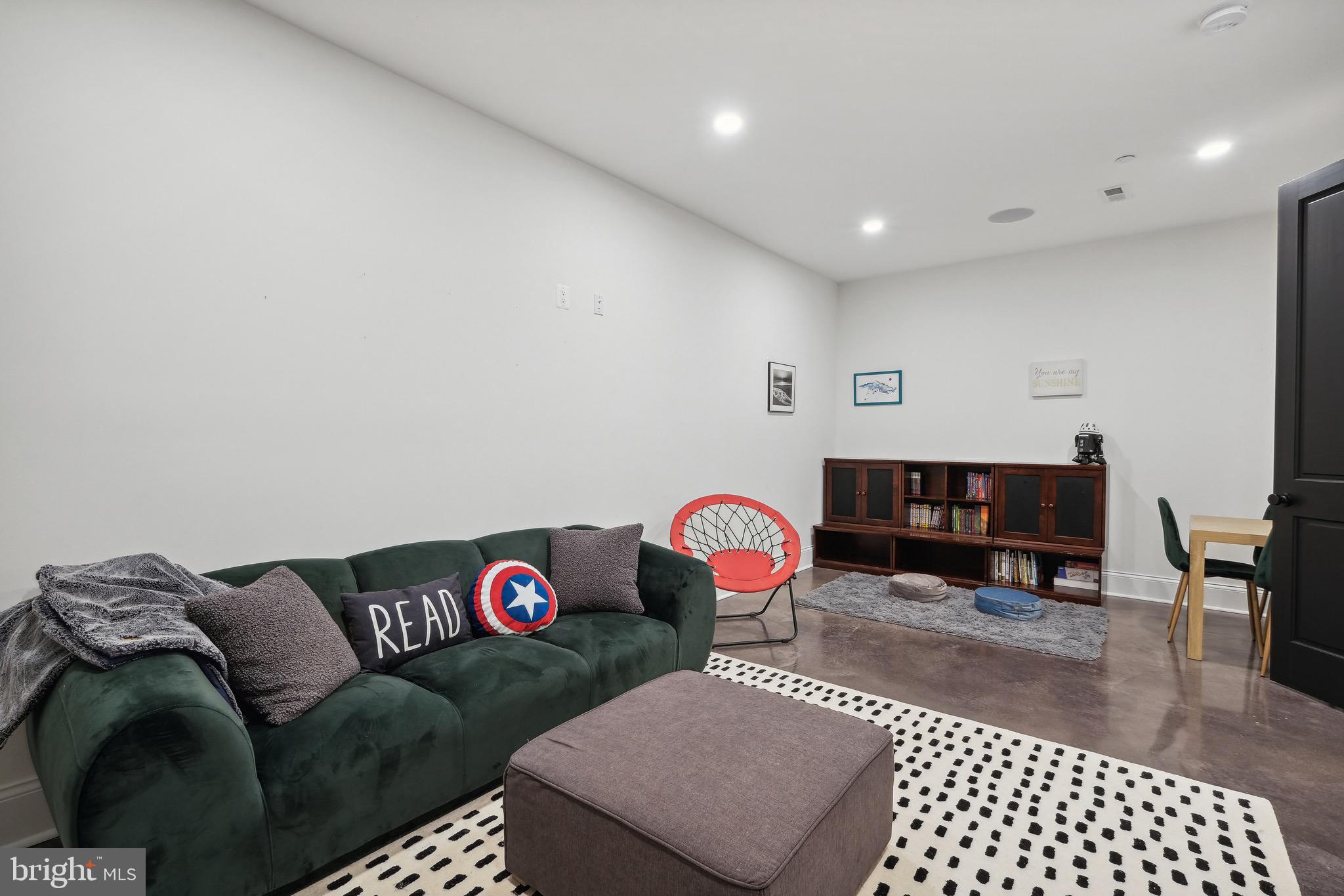 BARNABY WOODS - Residential