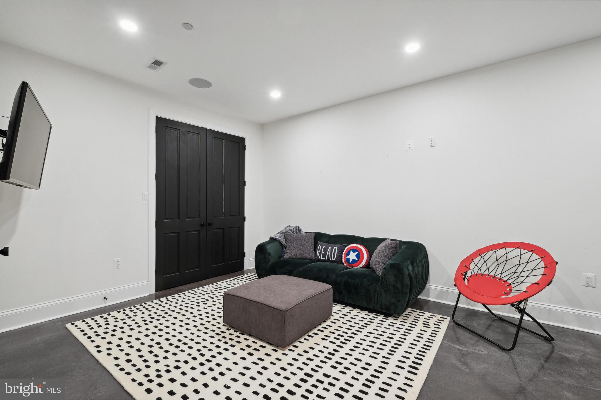 BARNABY WOODS - Residential