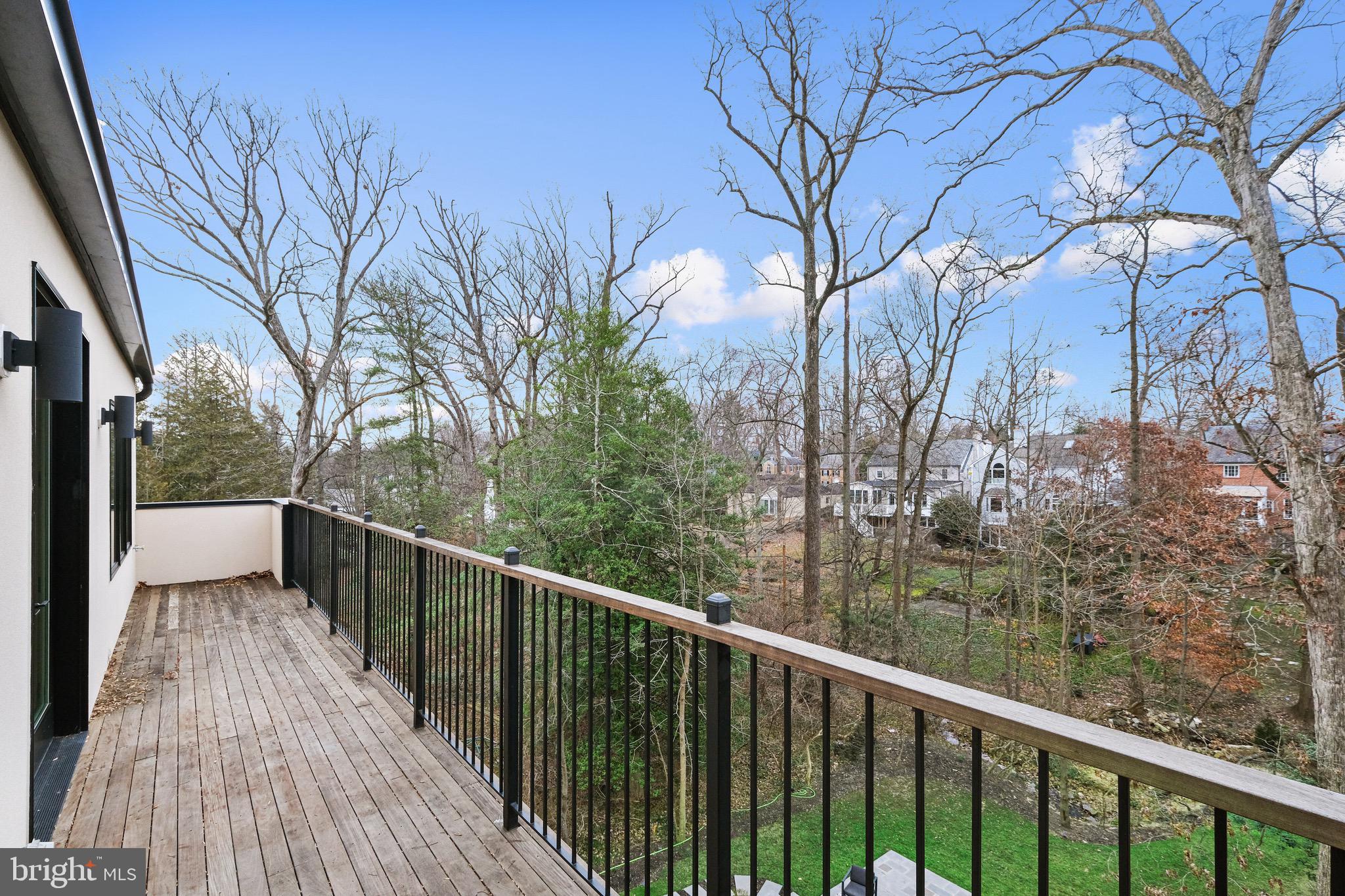 BARNABY WOODS - Residential