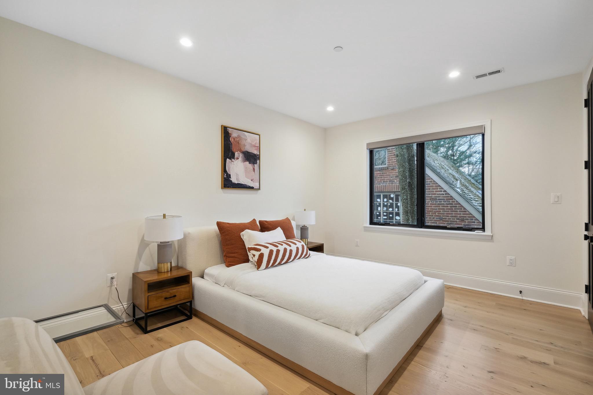 BARNABY WOODS - Residential