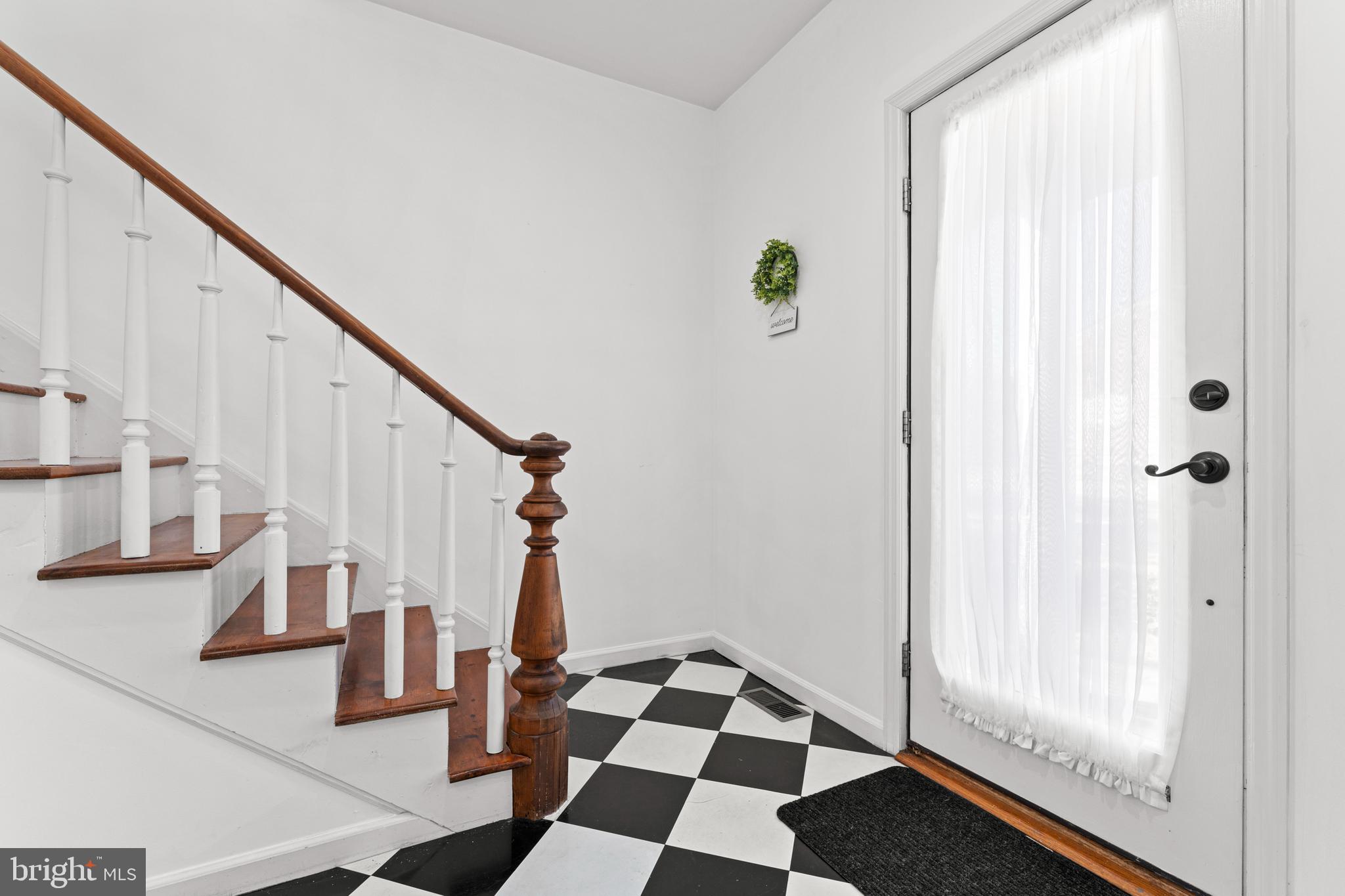 214 S ROYAL AVENUE