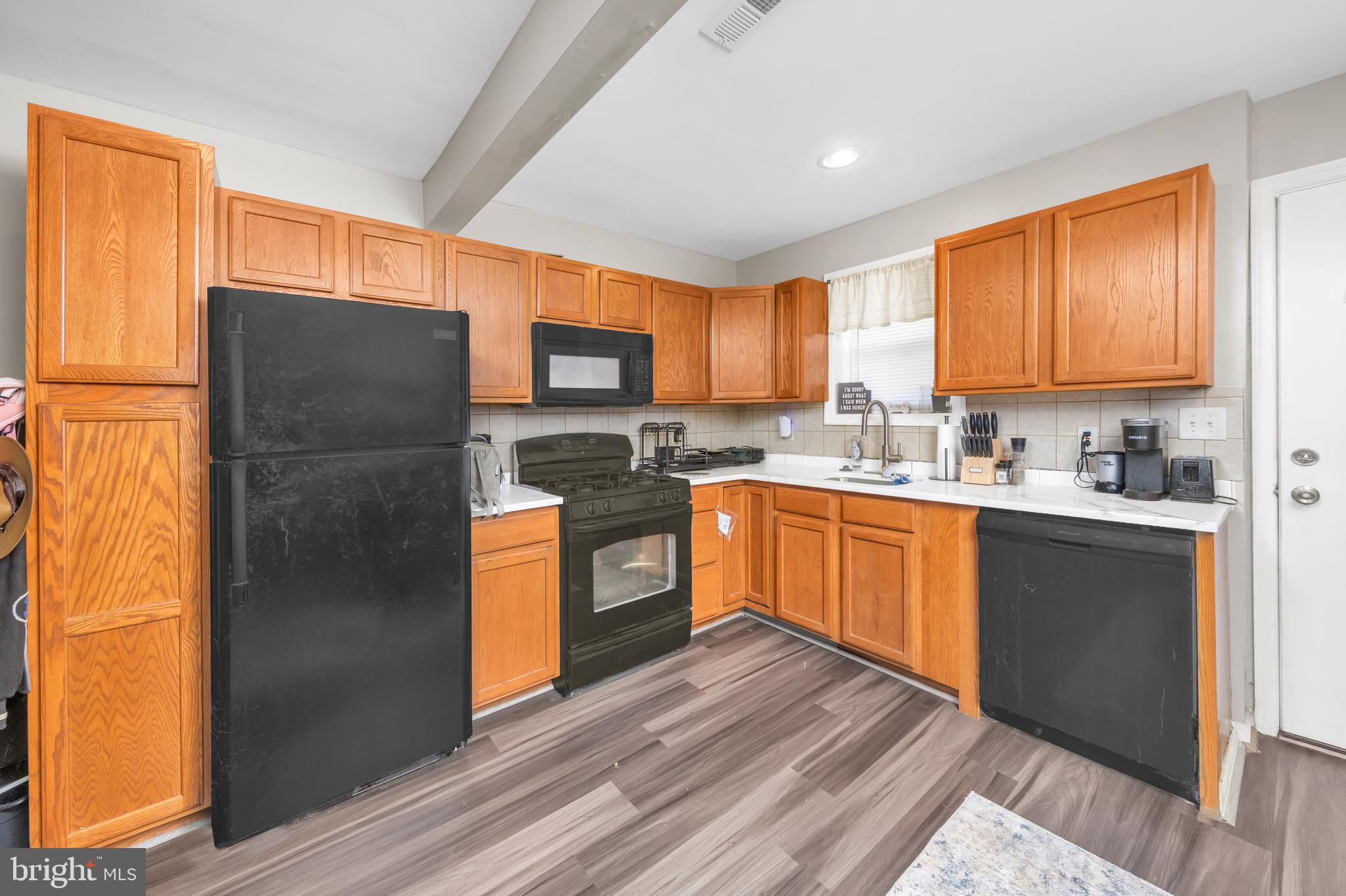 241 LA CASCATA DR