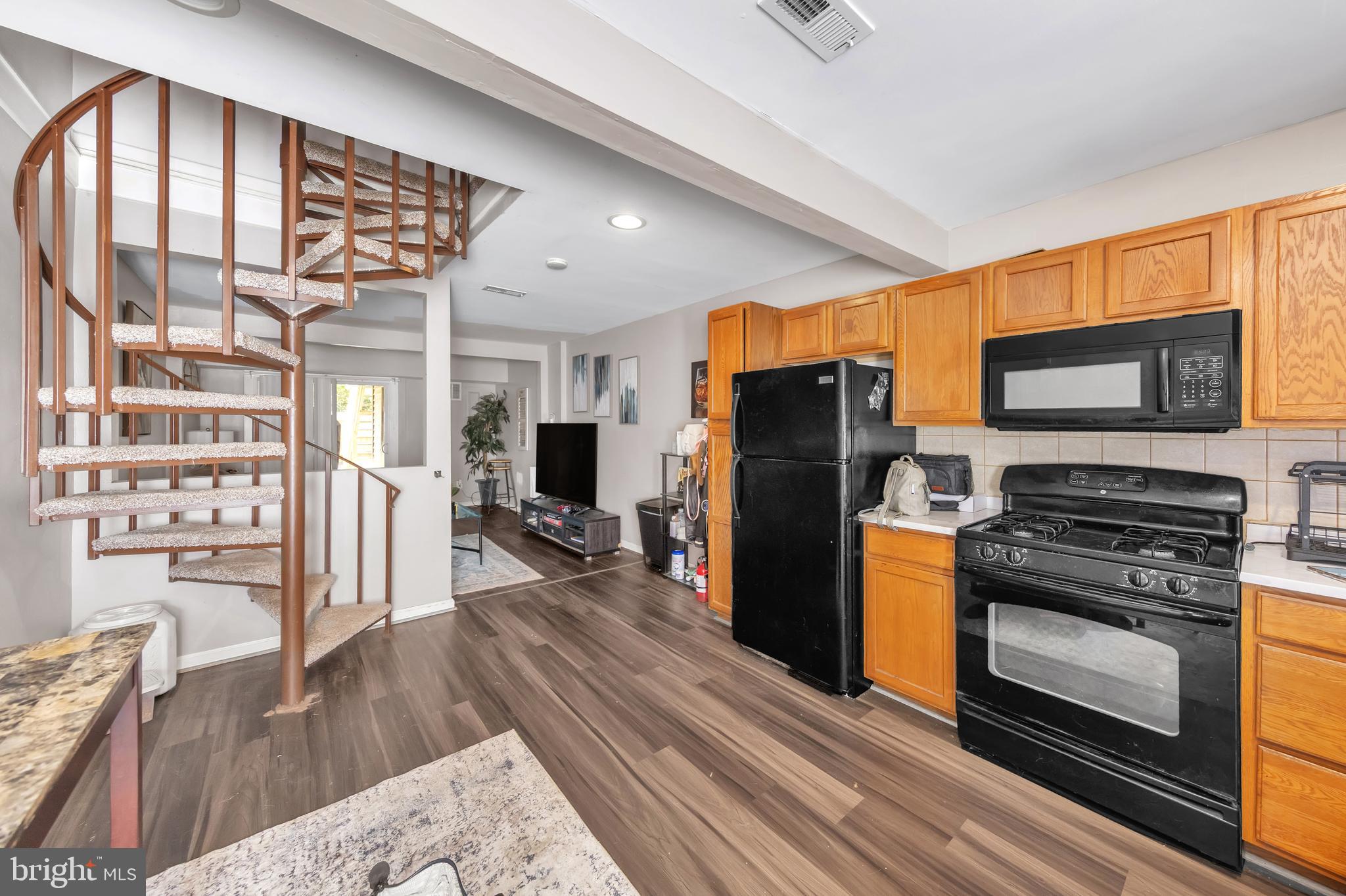 241 LA CASCATA DR