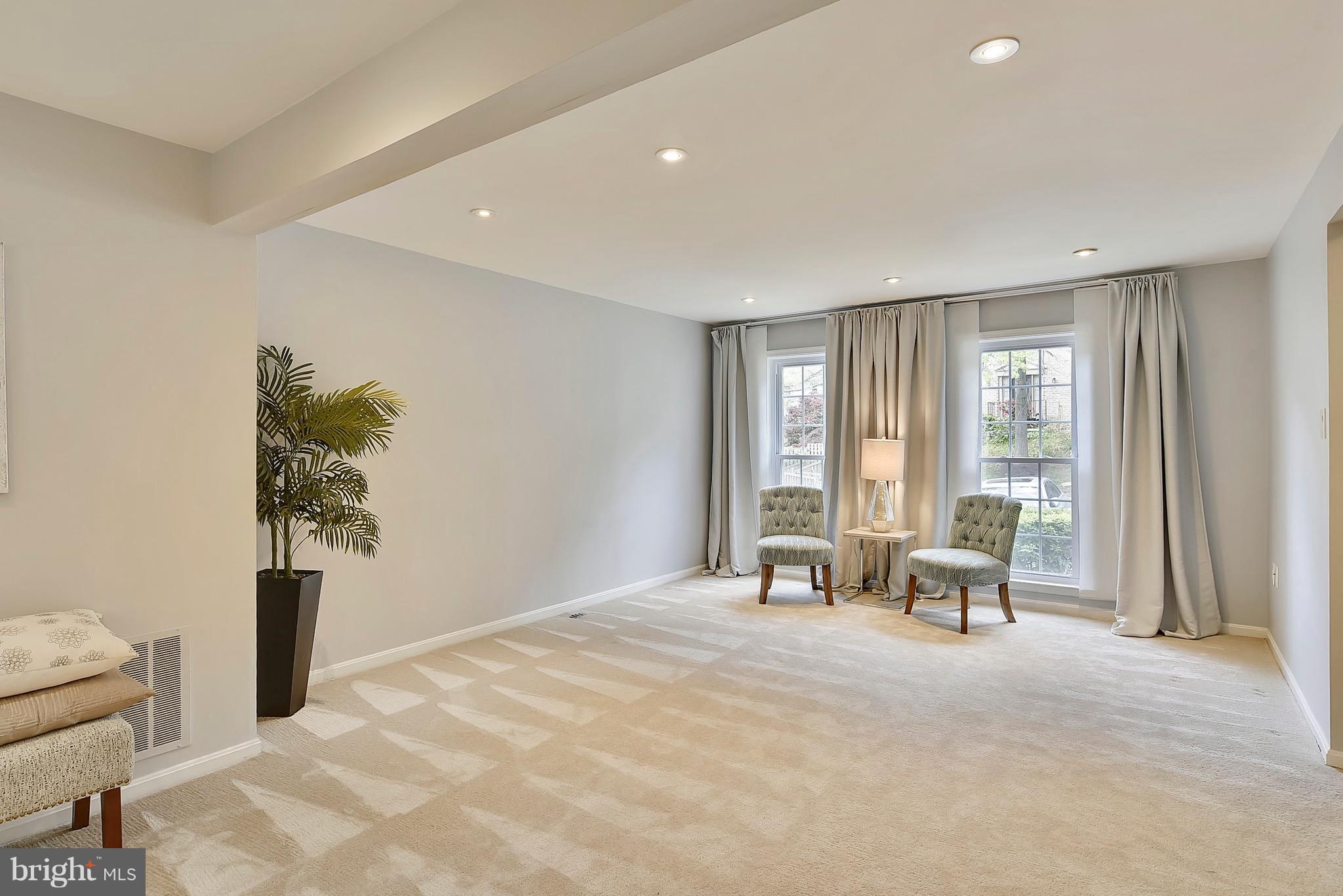 CROWNLEIGH - Residential