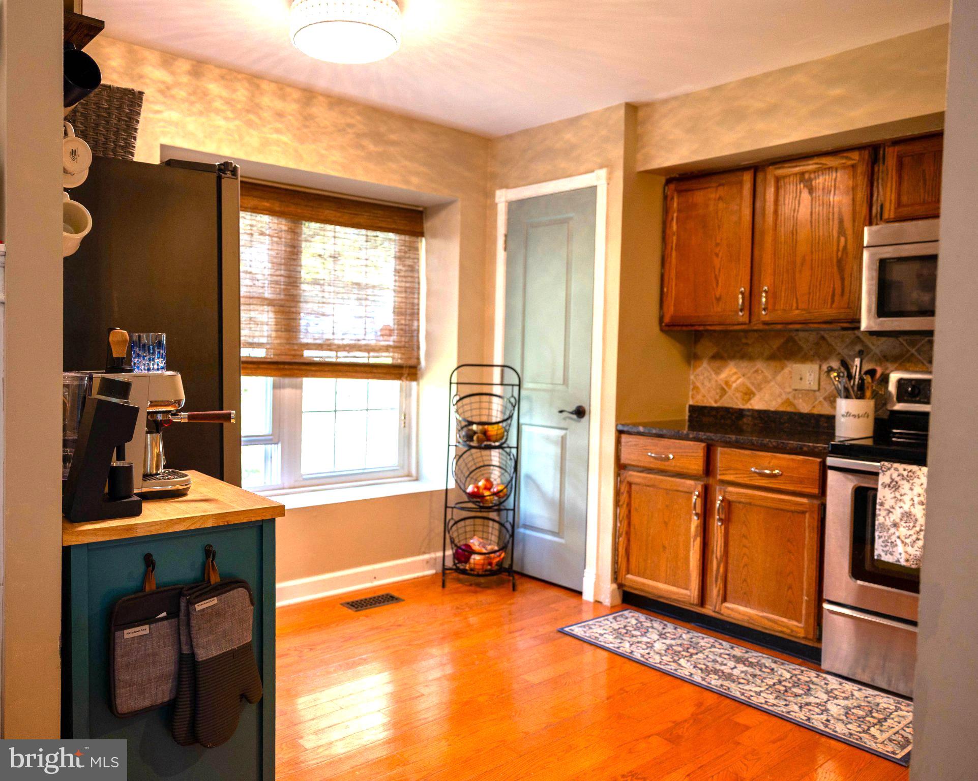 111 BOWATER COURT