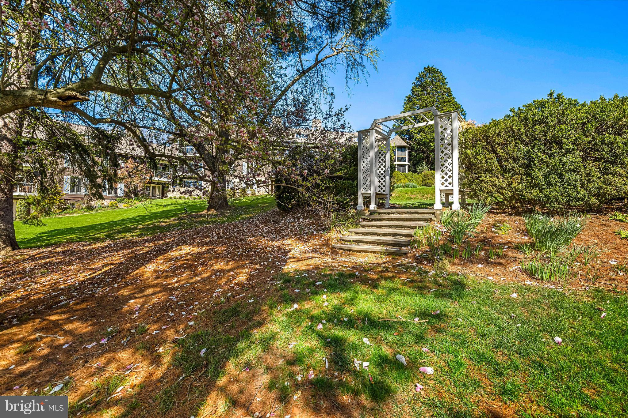 DEVON HILL - Residential