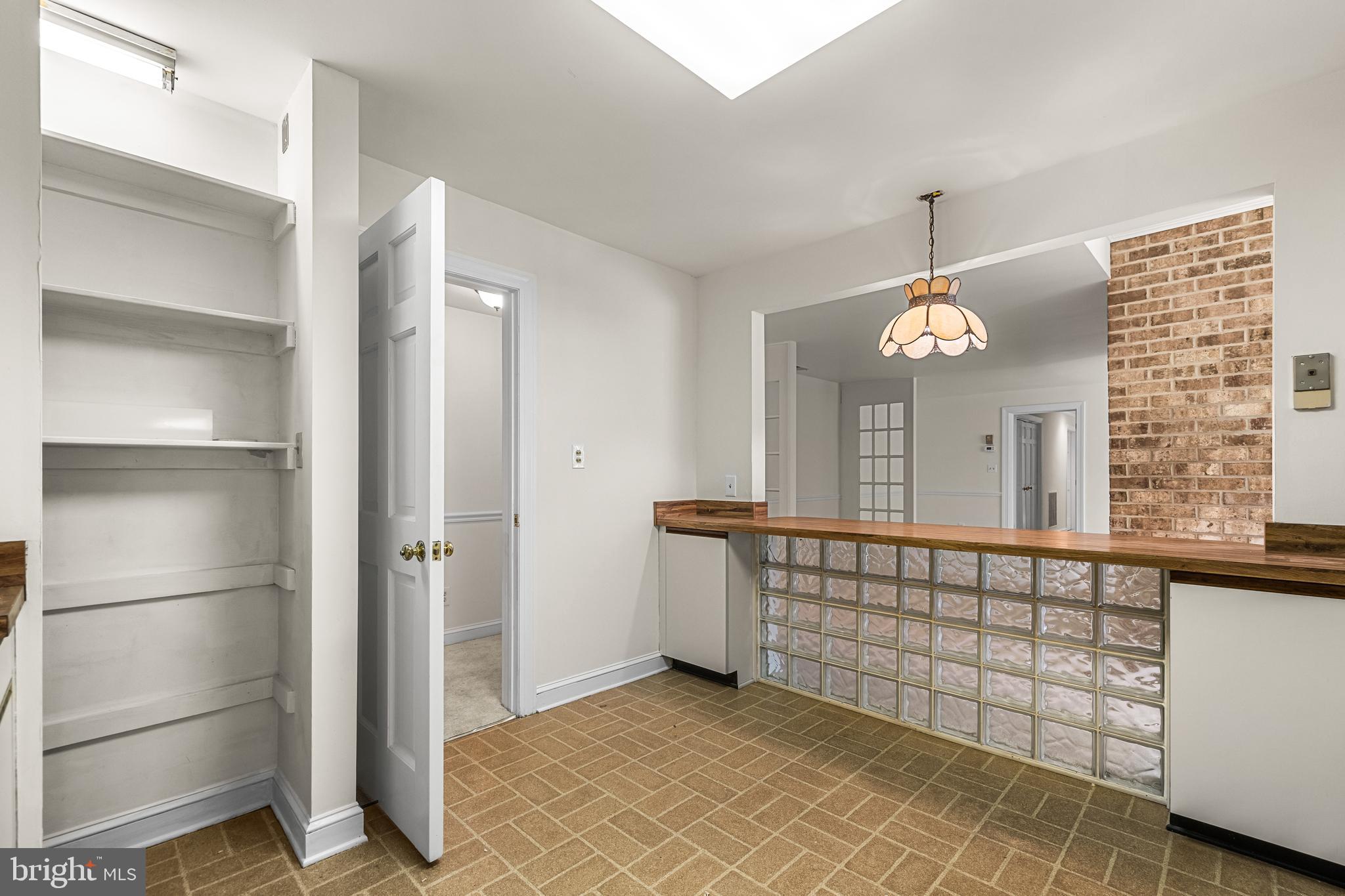 DEVON HILL - Residential