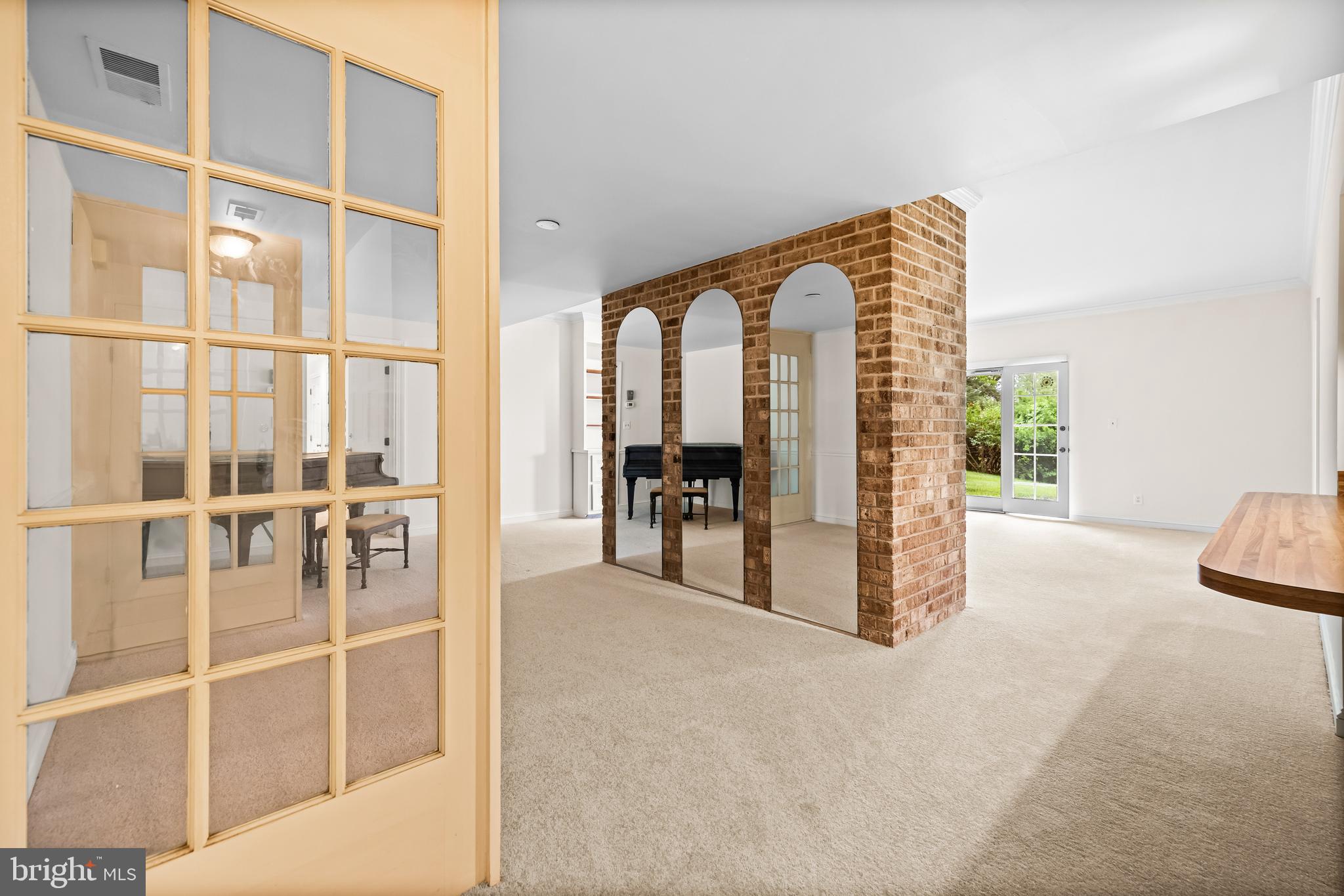 DEVON HILL - Residential