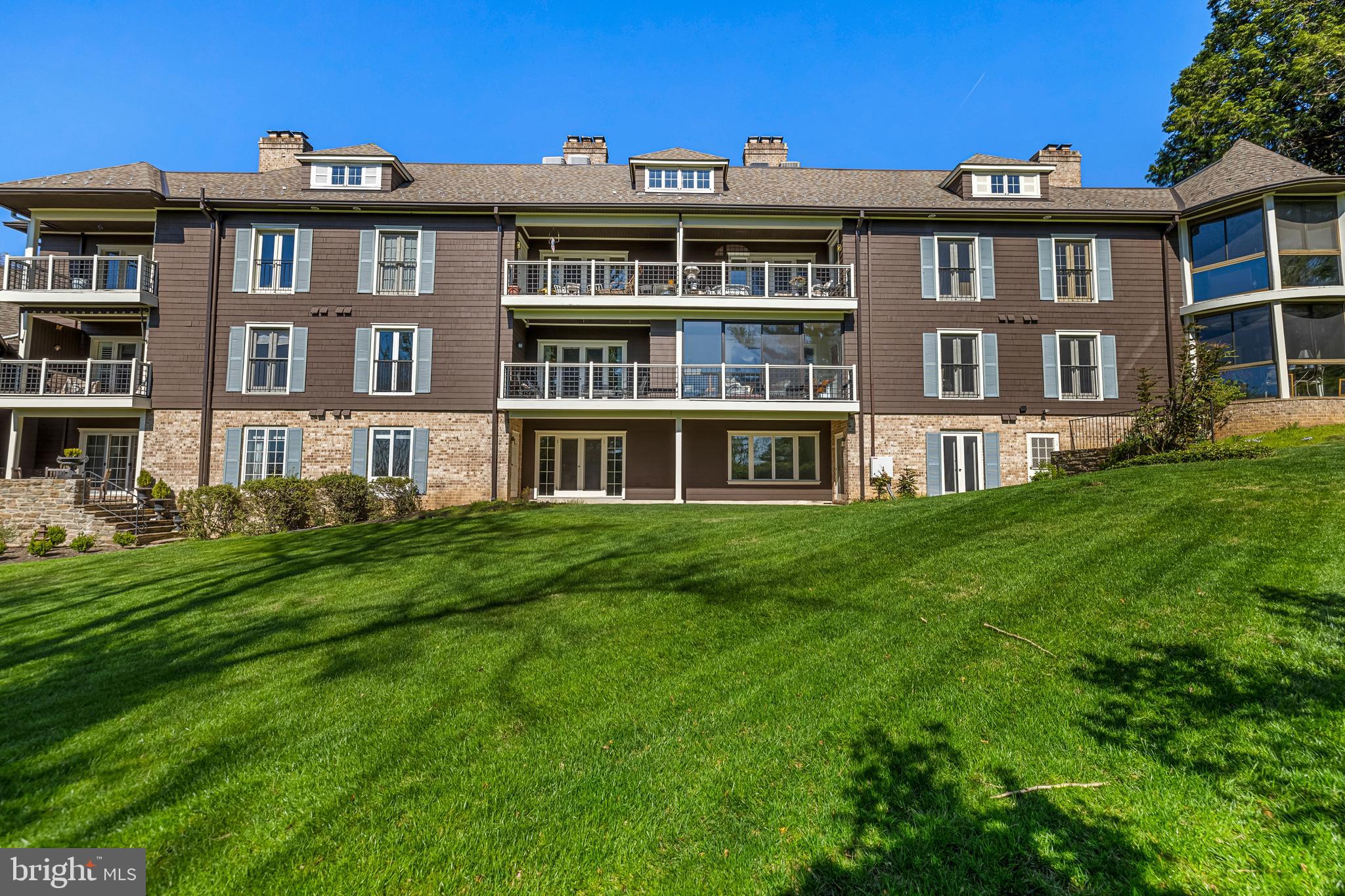 DEVON HILL - Residential