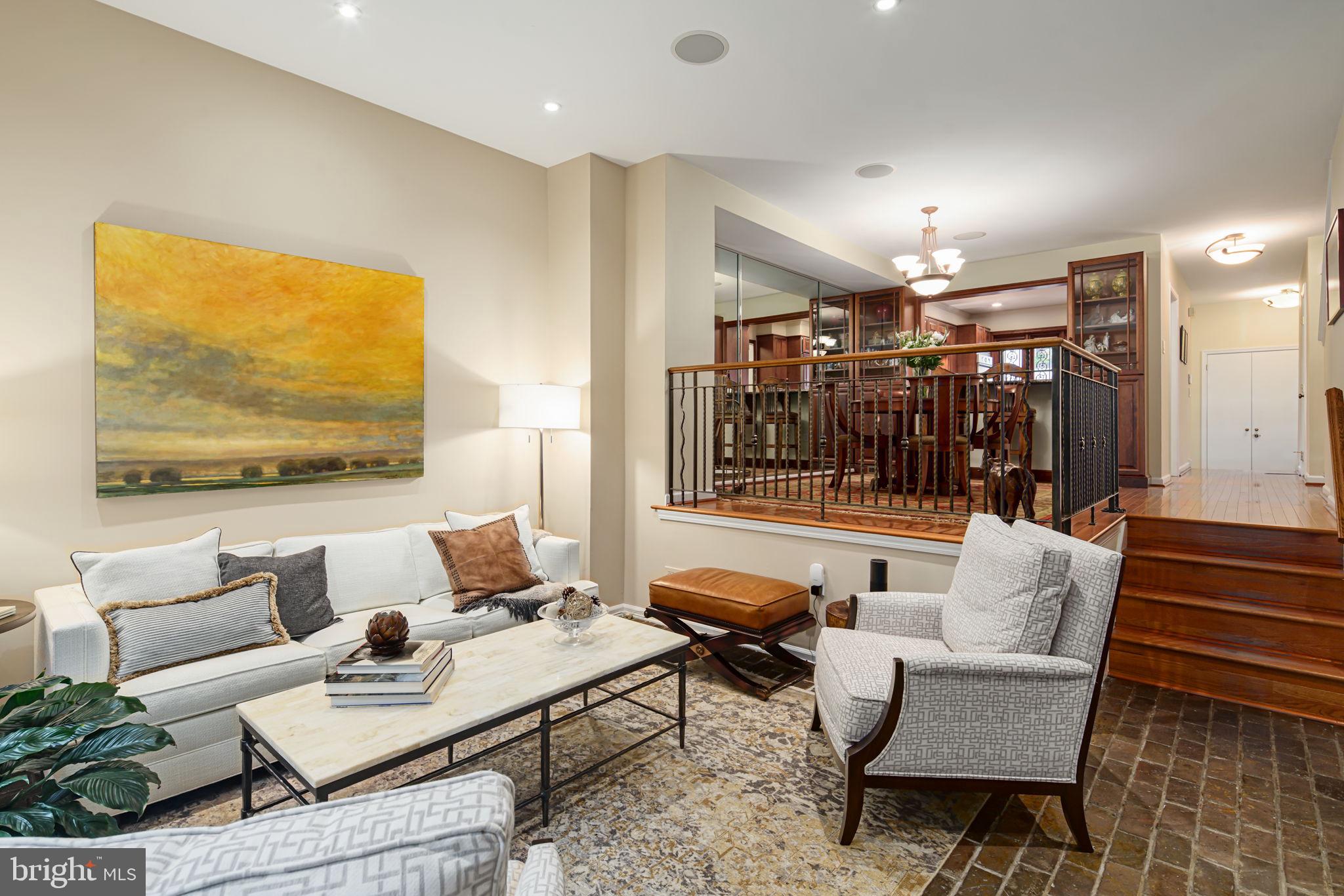 SOCIETY HILL - Residential