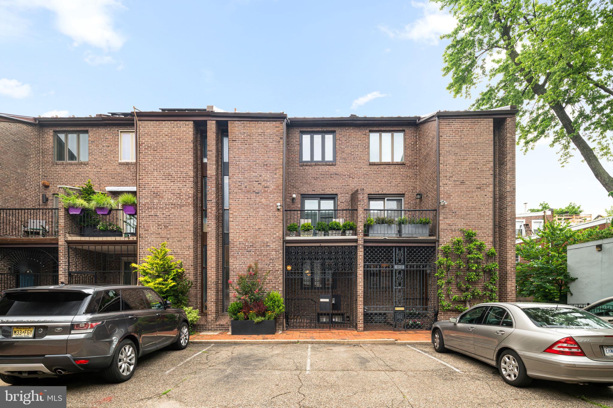 SOCIETY HILL - Residential