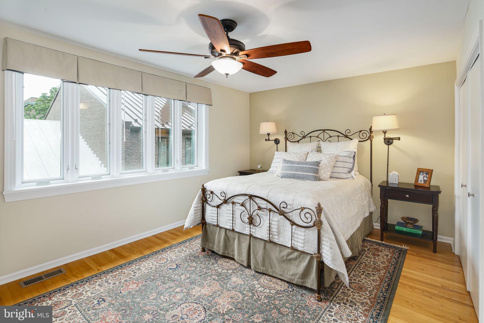 SOCIETY HILL - Residential