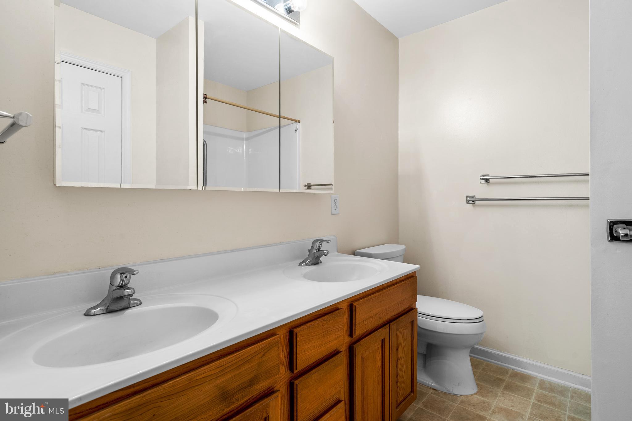 CRESTFIELD - Residential