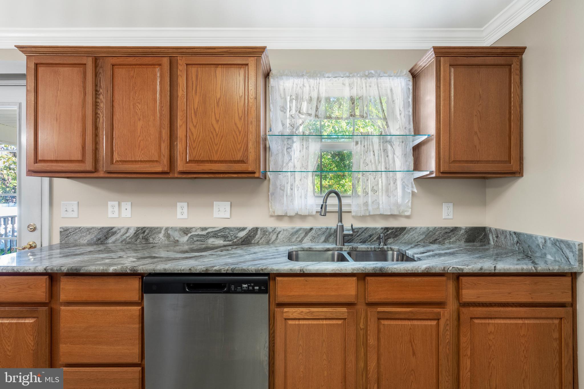 CRESTFIELD - Residential