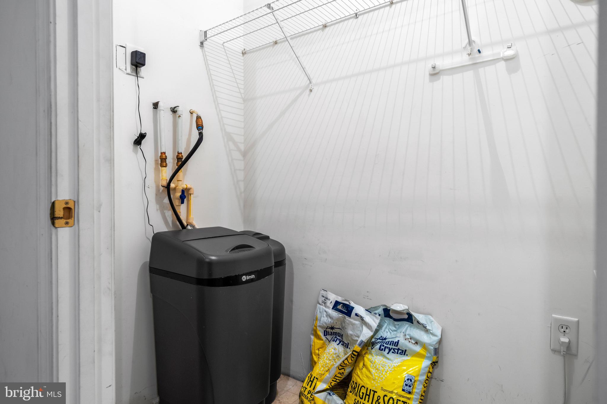 CRESTFIELD - Residential