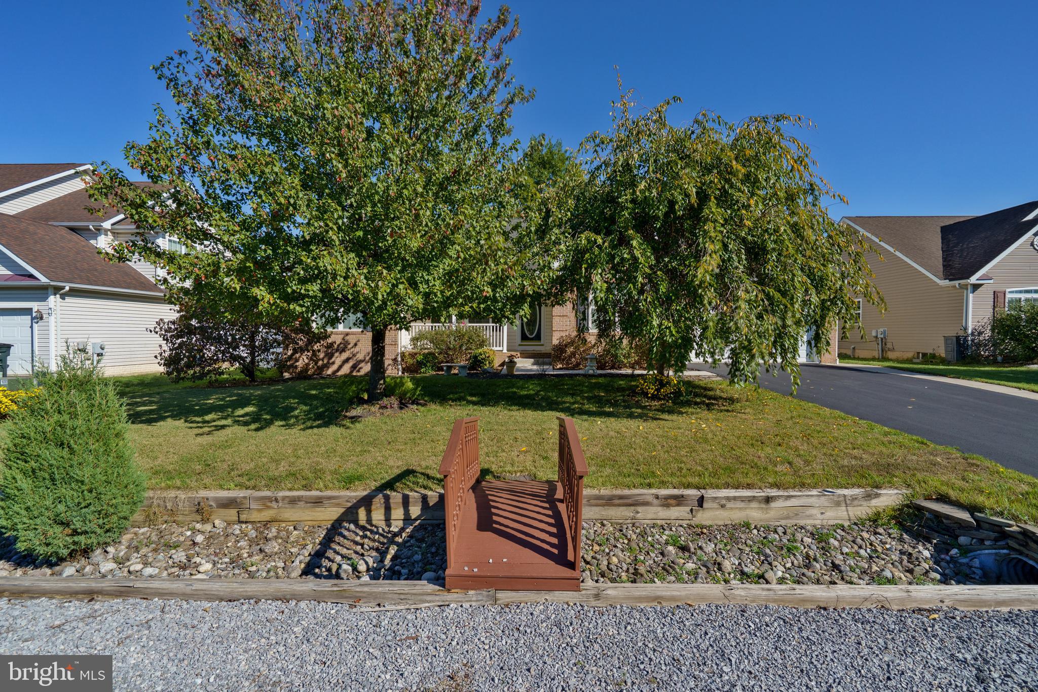 CRESTFIELD - Residential