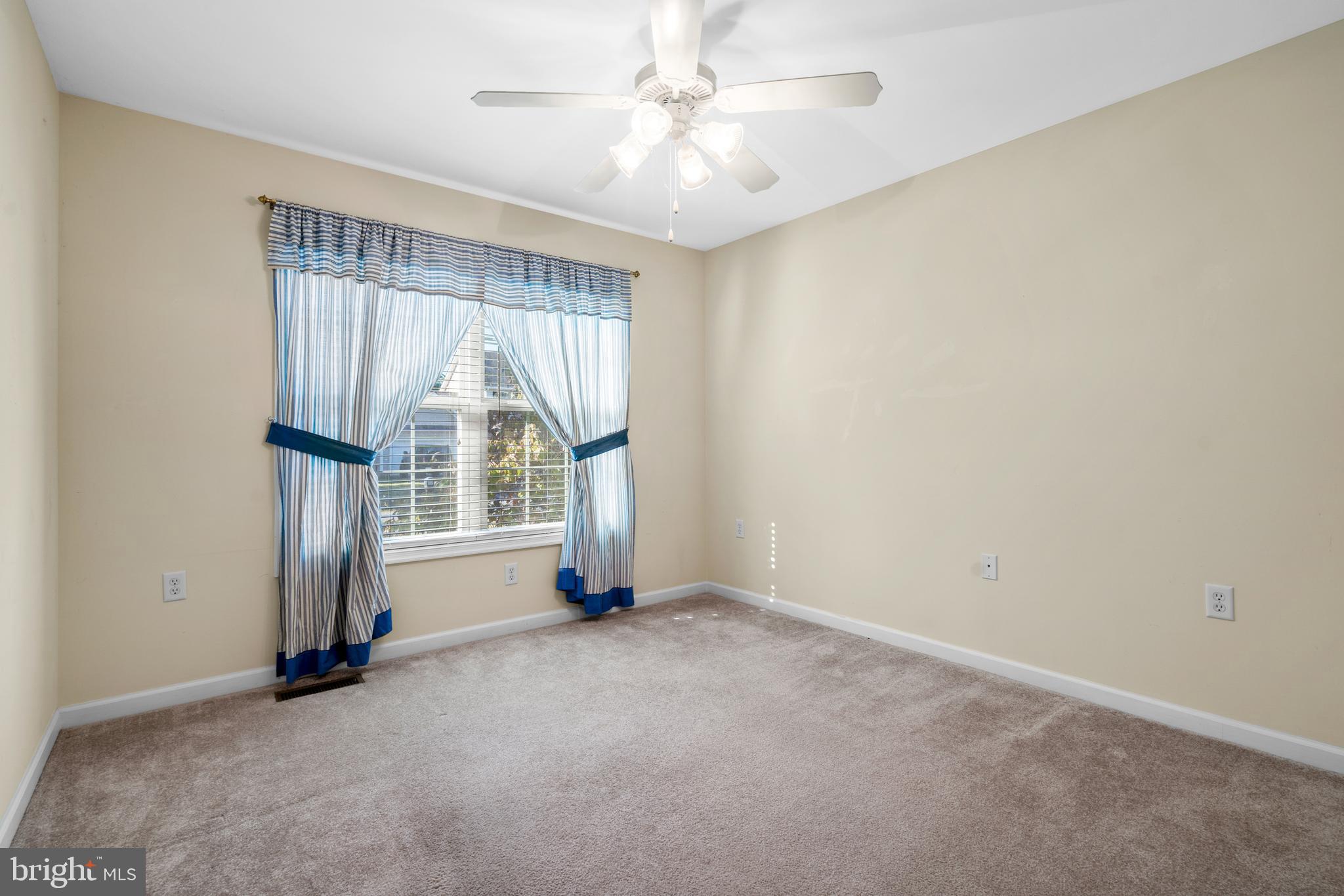 CRESTFIELD - Residential