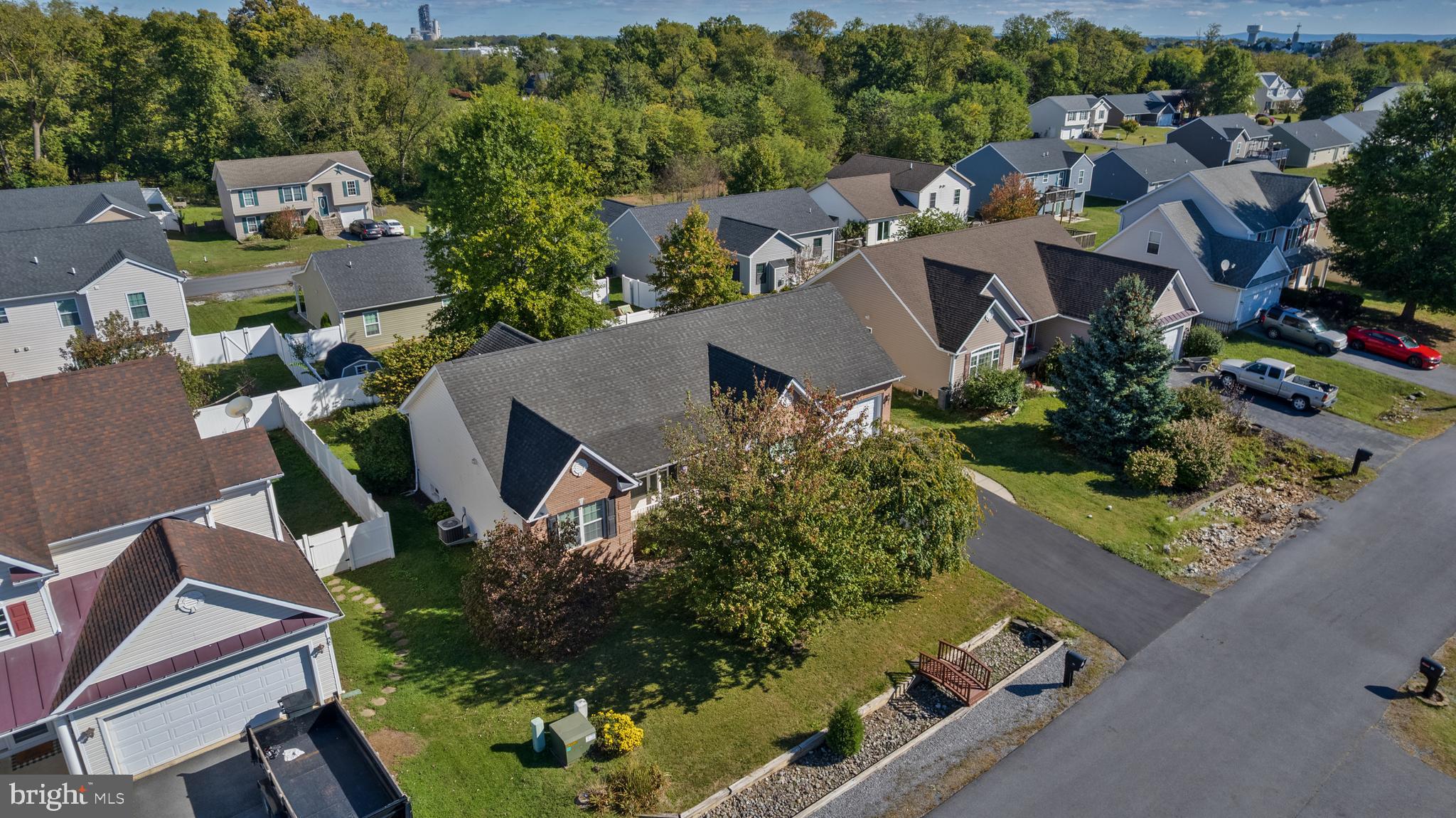 CRESTFIELD - Residential