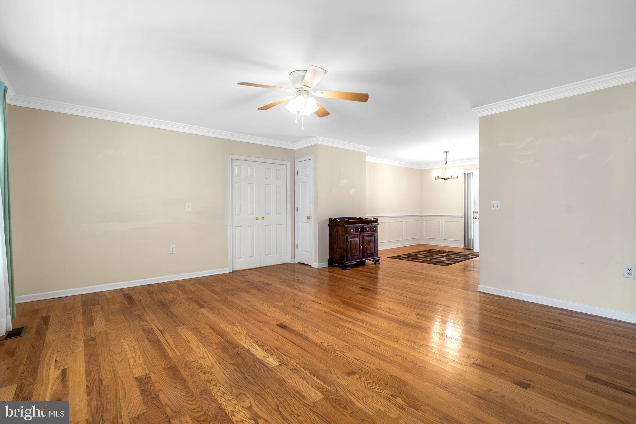 CRESTFIELD - Residential