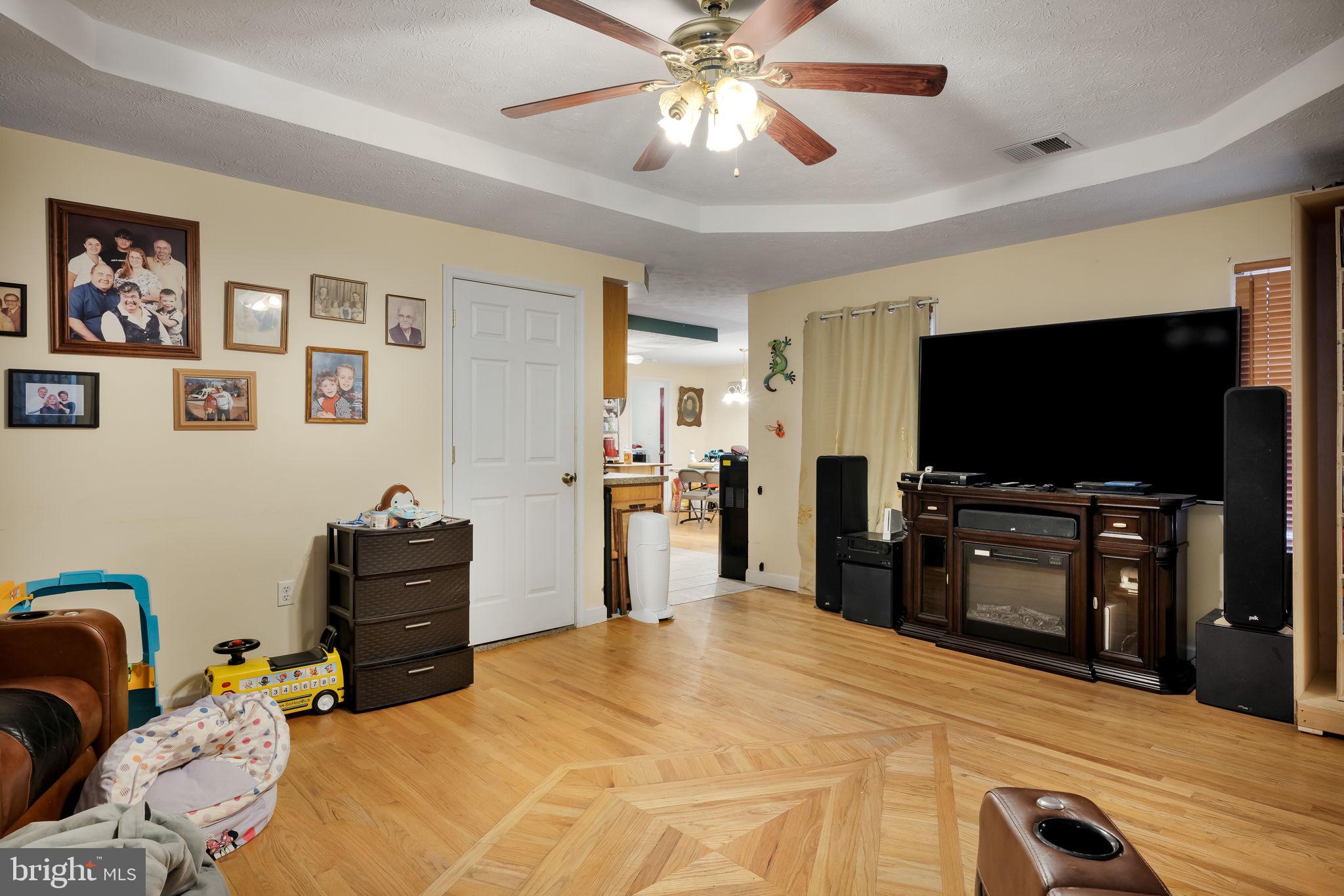 BUNKER HILL HEIGHTS - Residential