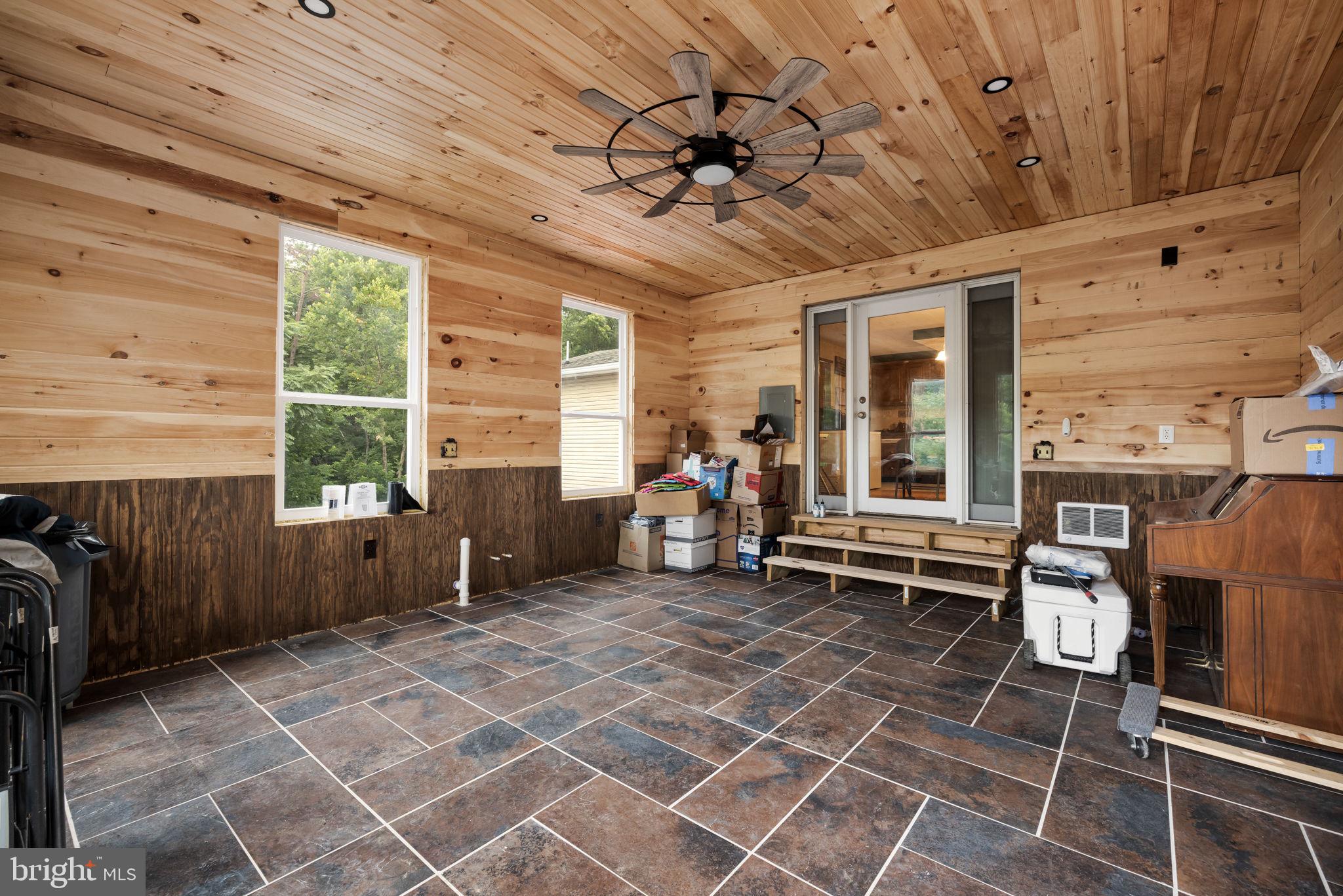 BUNKER HILL HEIGHTS - Residential