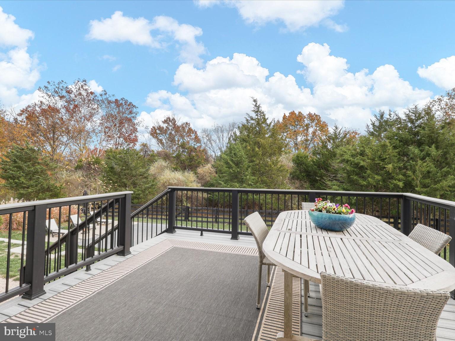 GREENS SOUTH AT WILLOWSF - Residential