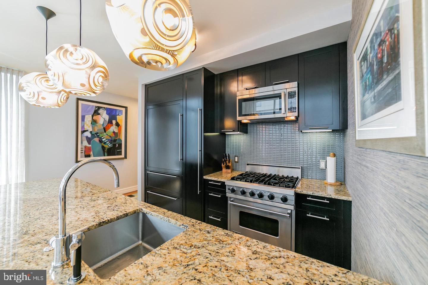 AVENUE OF THE ARTS - Residential