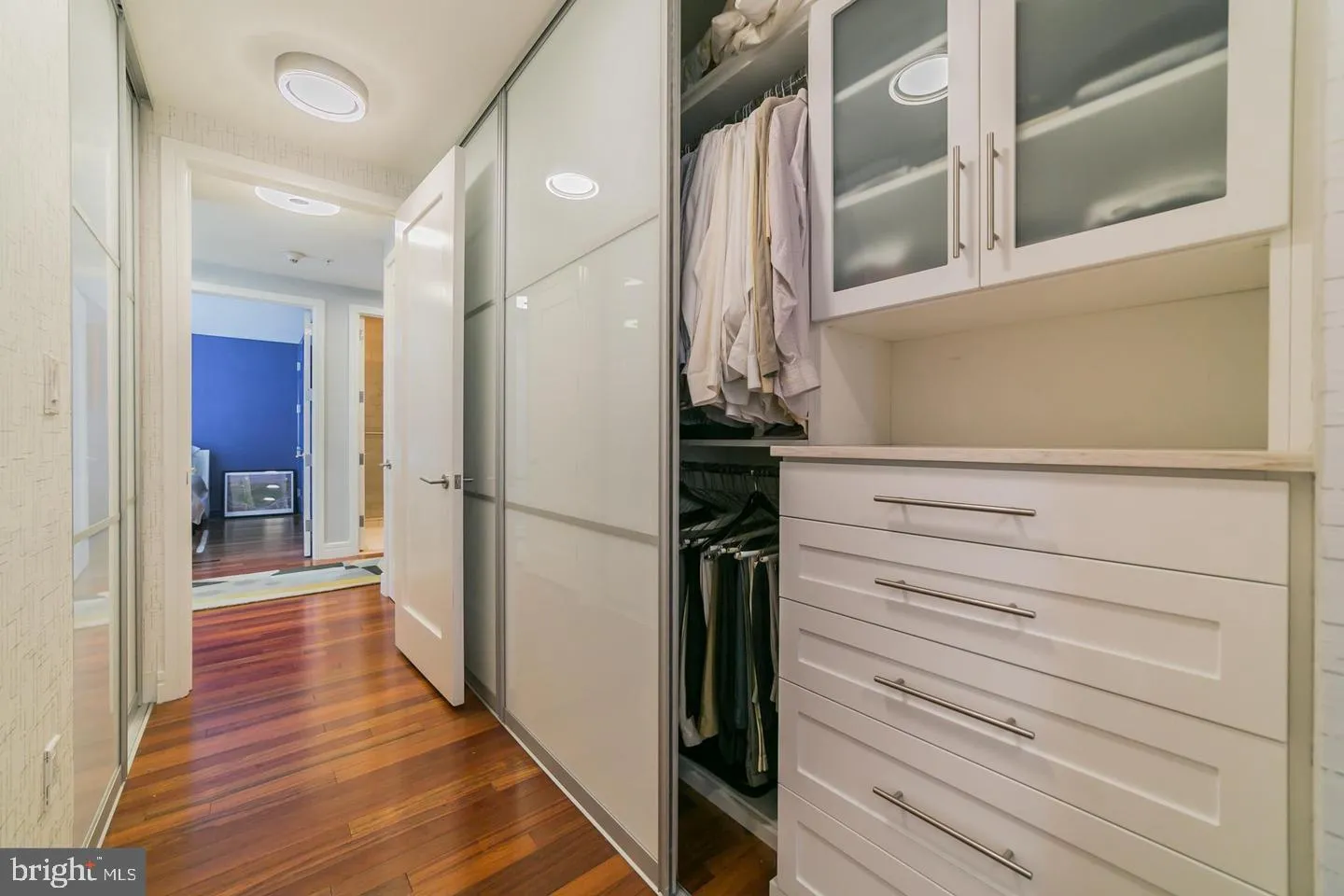 Philadelphia, Pennsylvania 19102, United States, 2 Bedrooms Bedrooms, ,2 BathroomsBathrooms,Residential,Active,135706