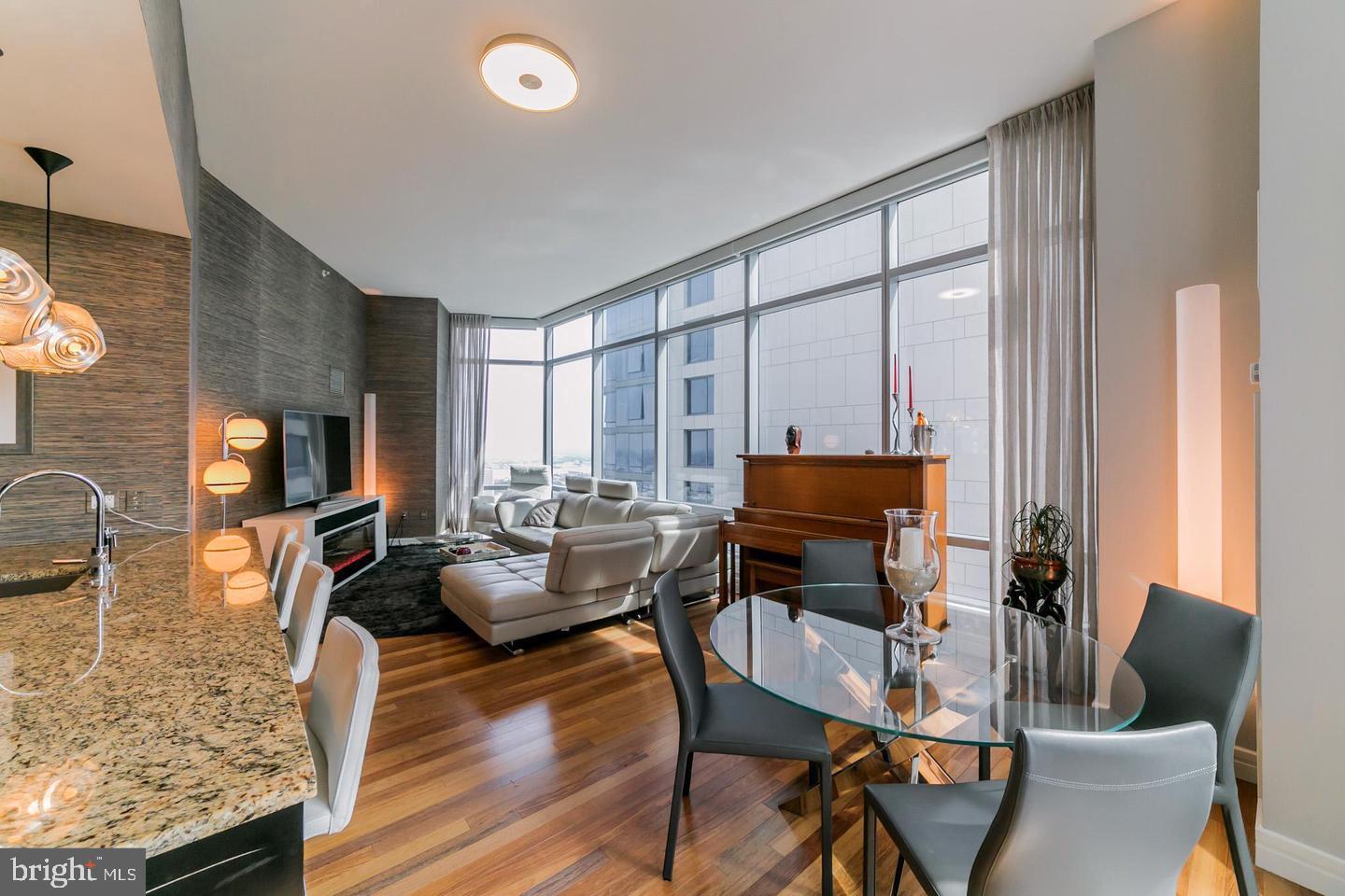 AVENUE OF THE ARTS - Residential